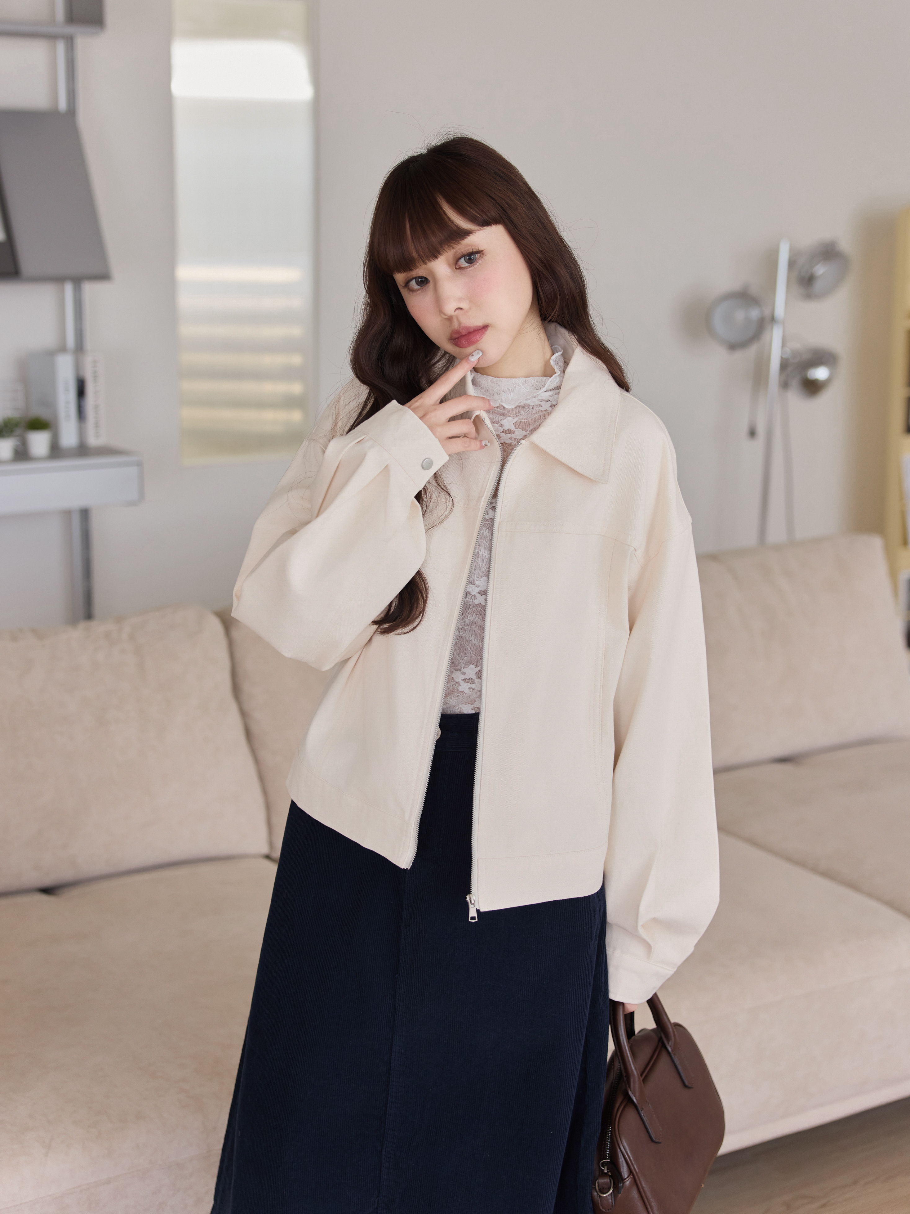 Point Collar Zip-Up Jacket