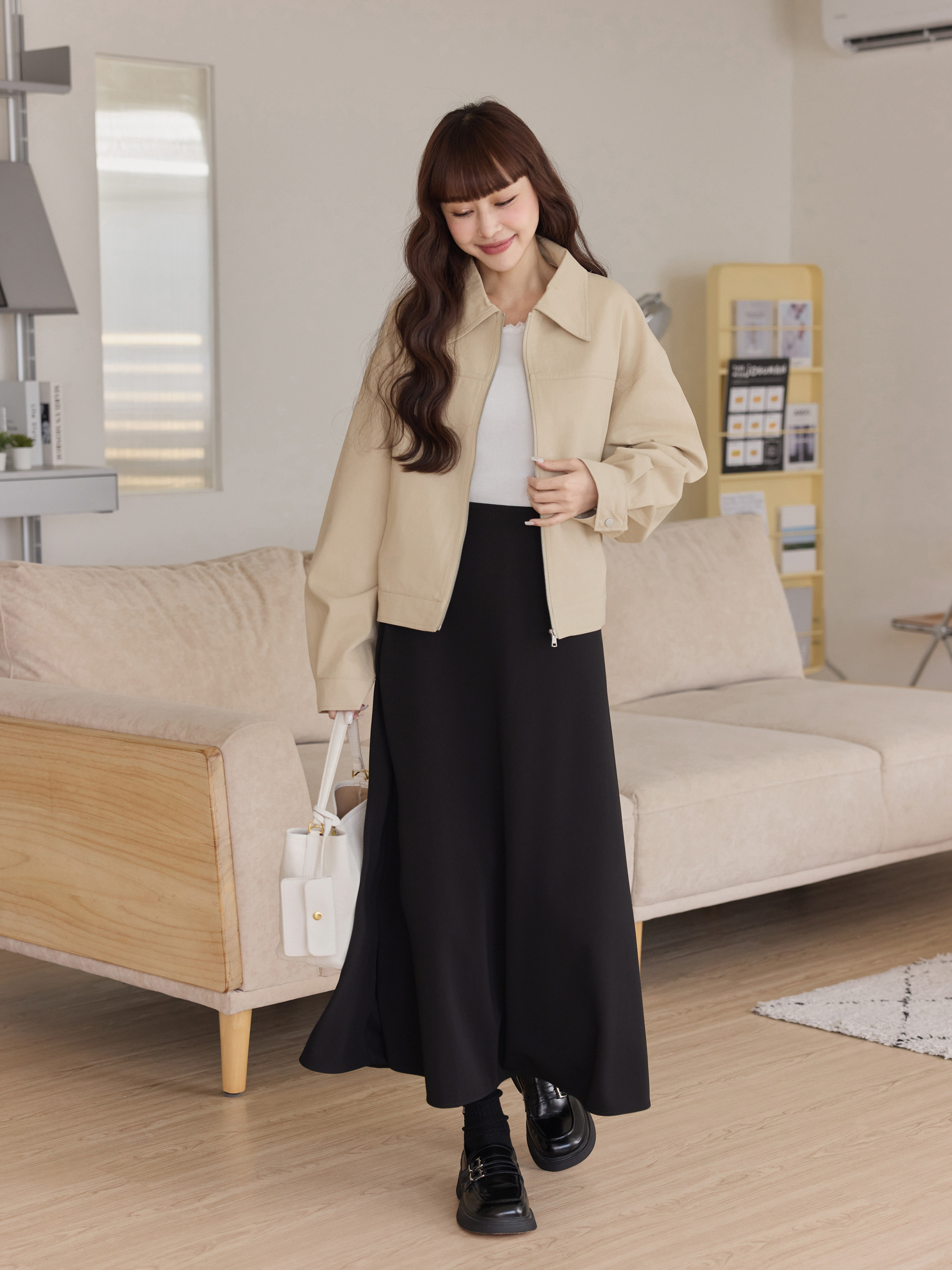 Point Collar Zip-Up Jacket