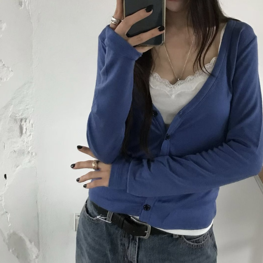 O32低V領排釦Q彈衫(藍)