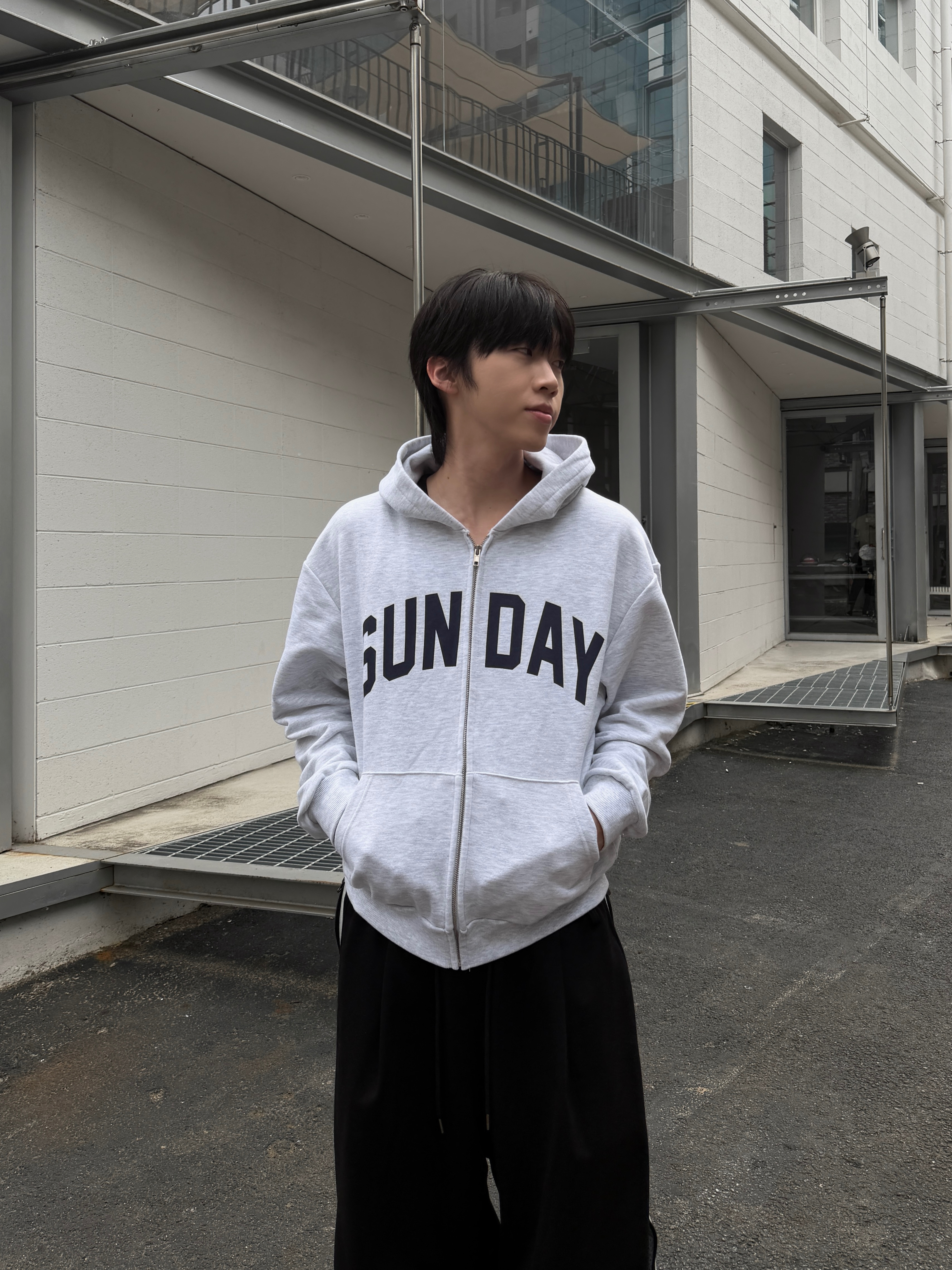 SUNDAY 寬鬆短版 連帽外套