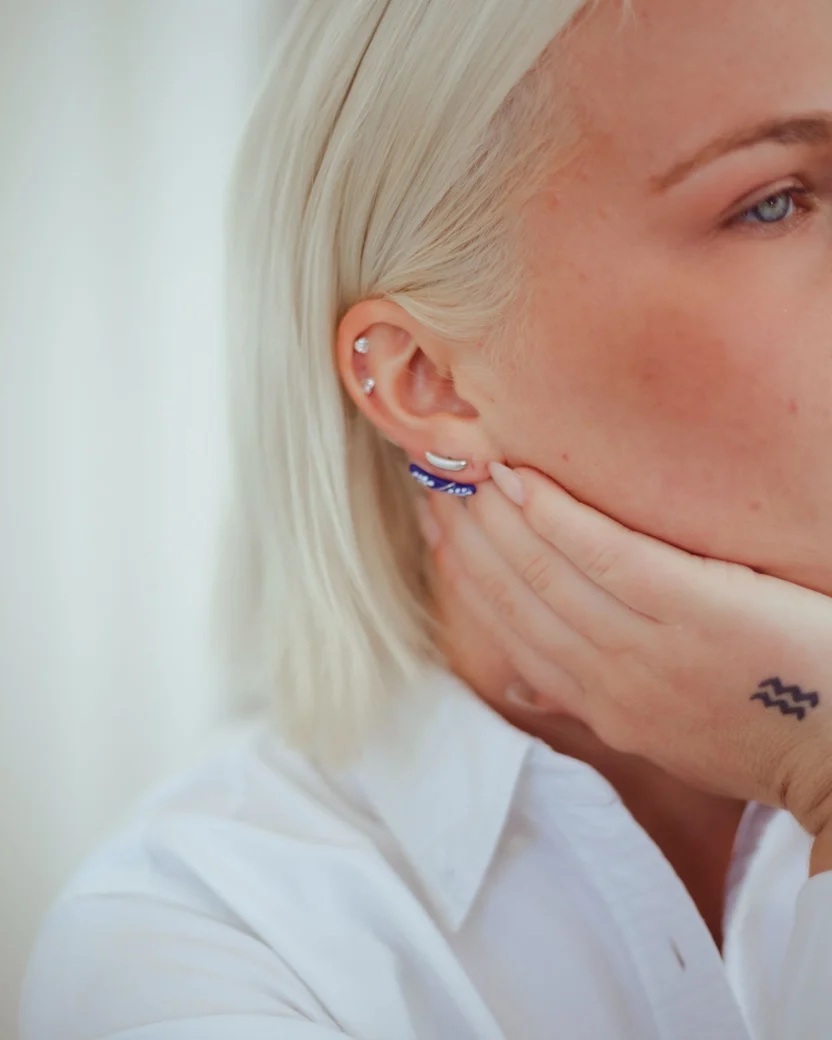 EP Varia Front-and-Back Earrings — Silver & Blue (VE004-3)