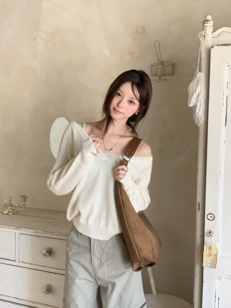 闆娘包色推薦｜舒適V領排扣造型針織衫
