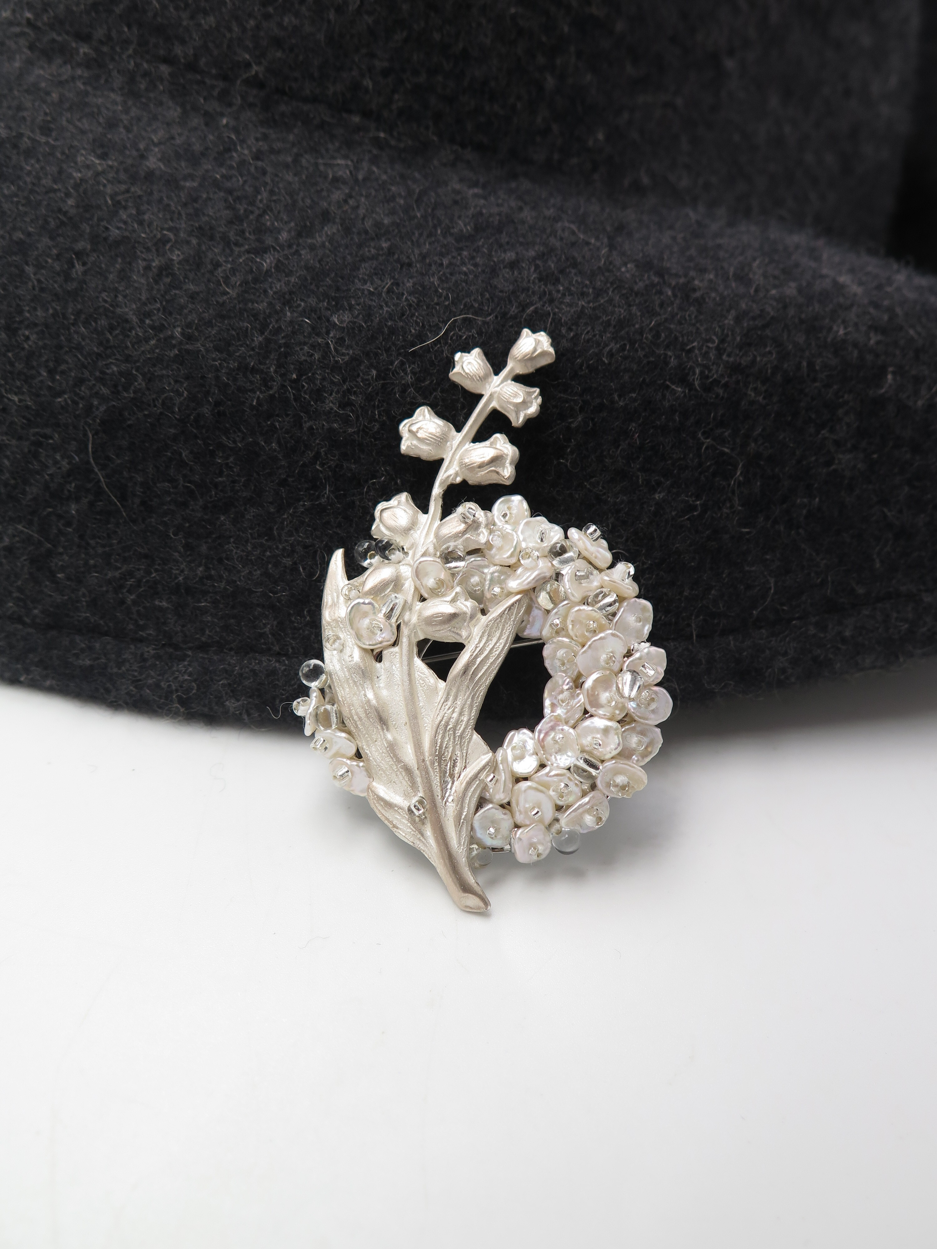 COLE COOL Hand-Beading Series - Water pearl bell flower Brooch