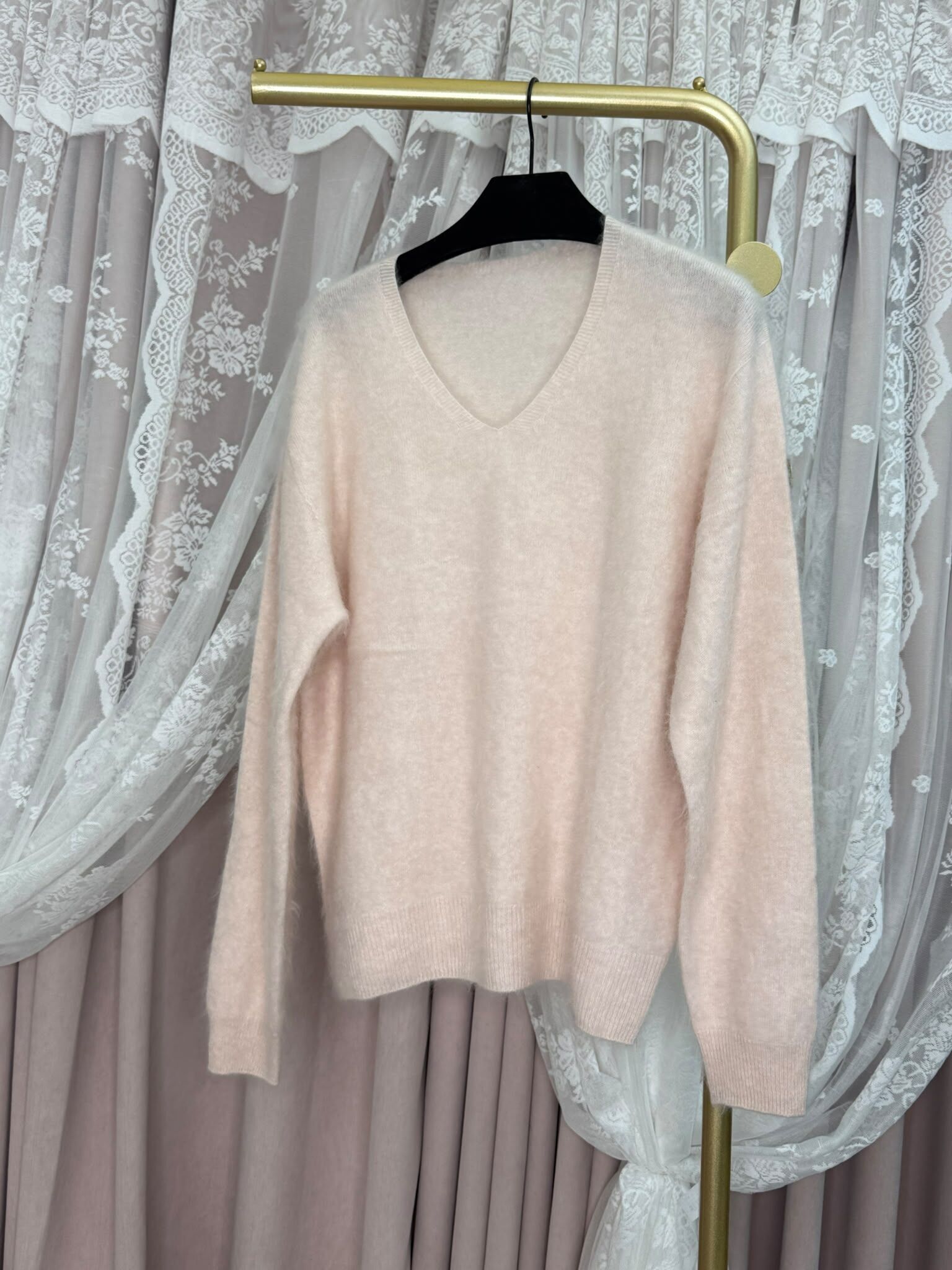 羊絨真絲混紡V領毛衣Light Pink （FreeSize）20261008 娜姐x老闆娘｜專櫃出口私藏隱奢衣櫥 ✨
