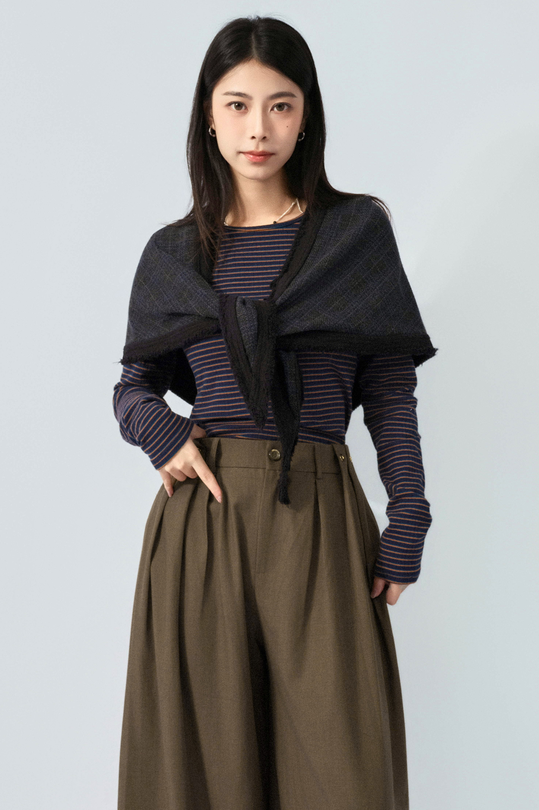 蘇蘇滾邊格紋三角巾（預購產品）