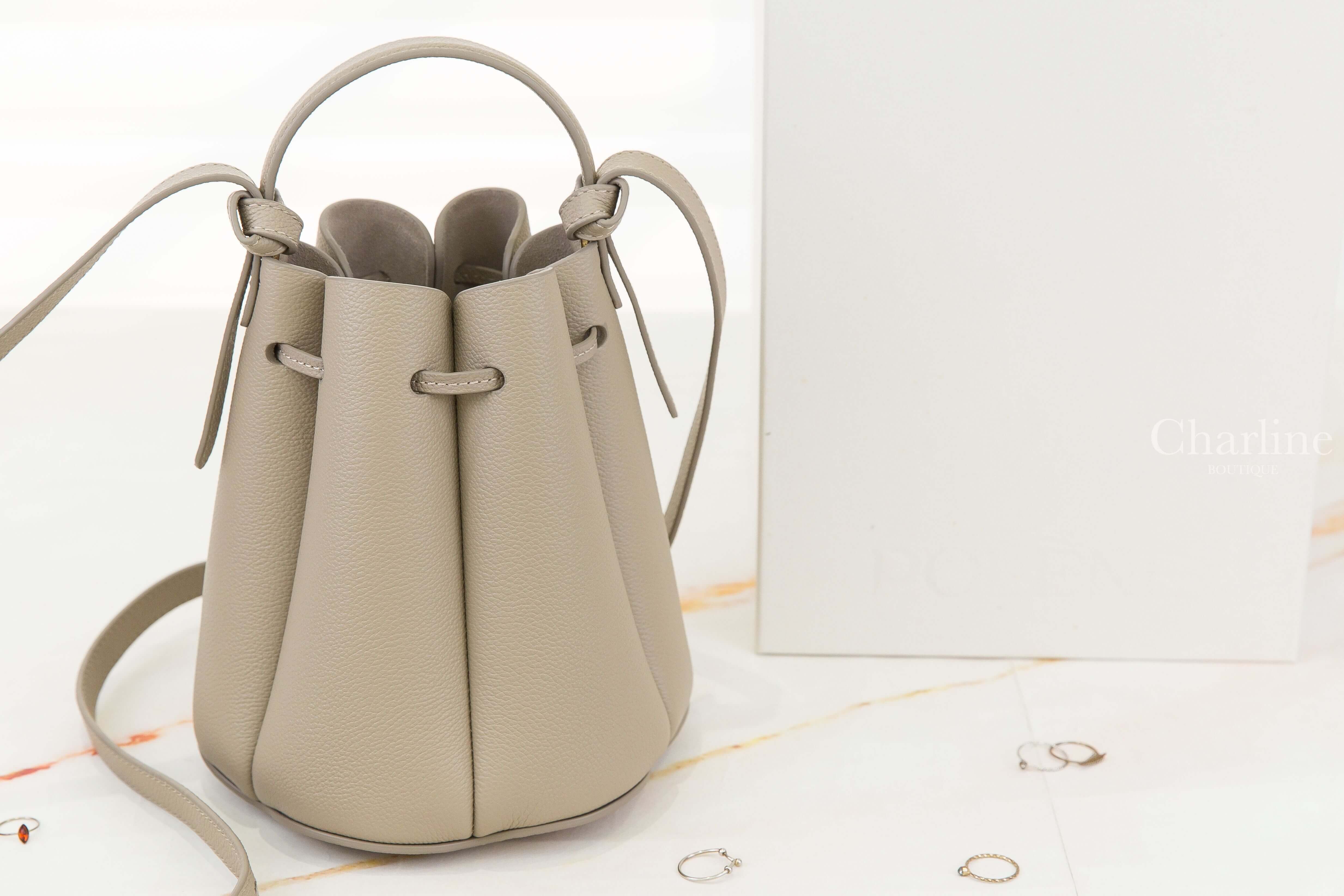 Polène Numéro Huit Mini 灰褐色迷你花瓣狀顆粒小牛皮束口手提肩背水桶包-Charline Boutique 精品代購