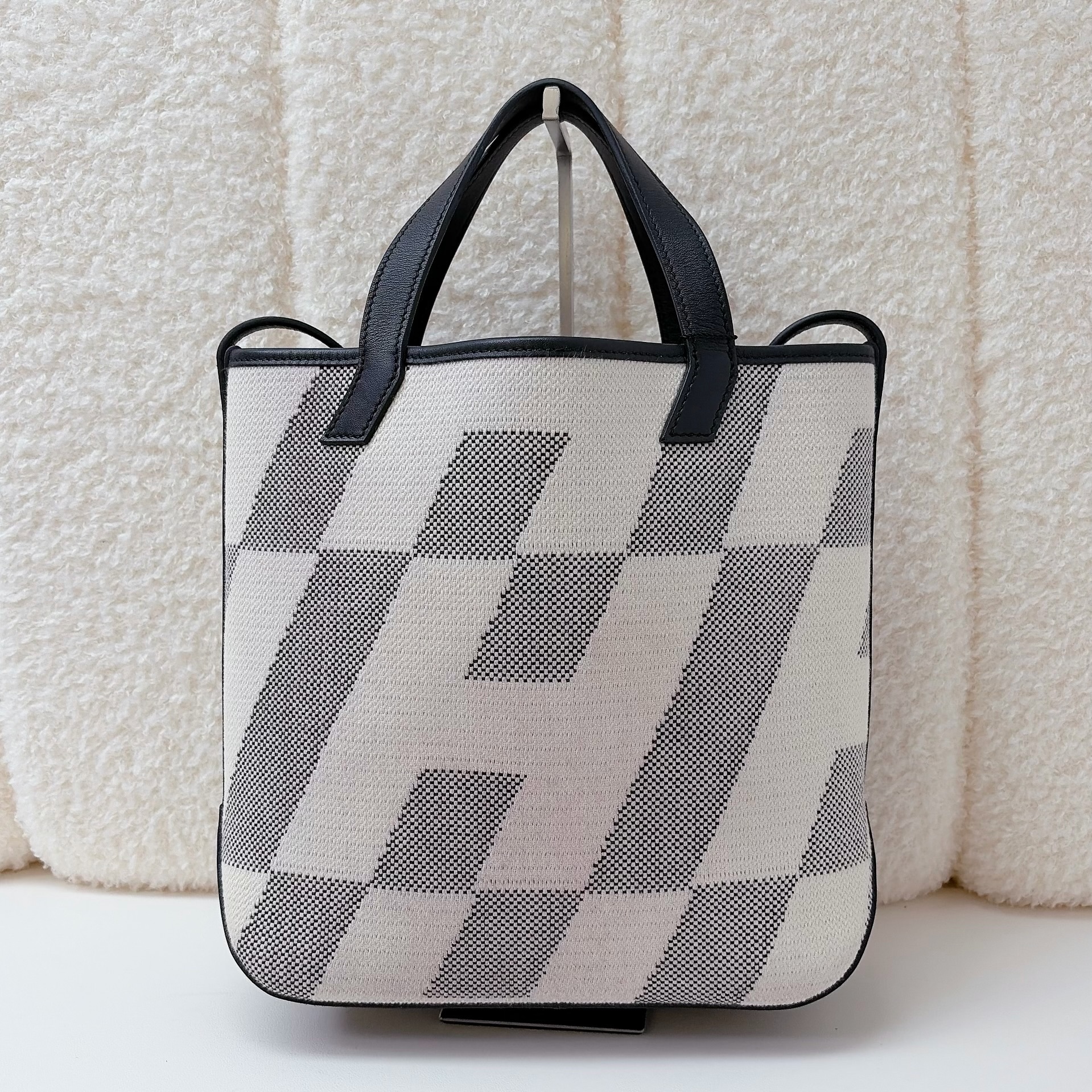 Hermès Cabas H En Biais 27 - Noir&Ecru / -