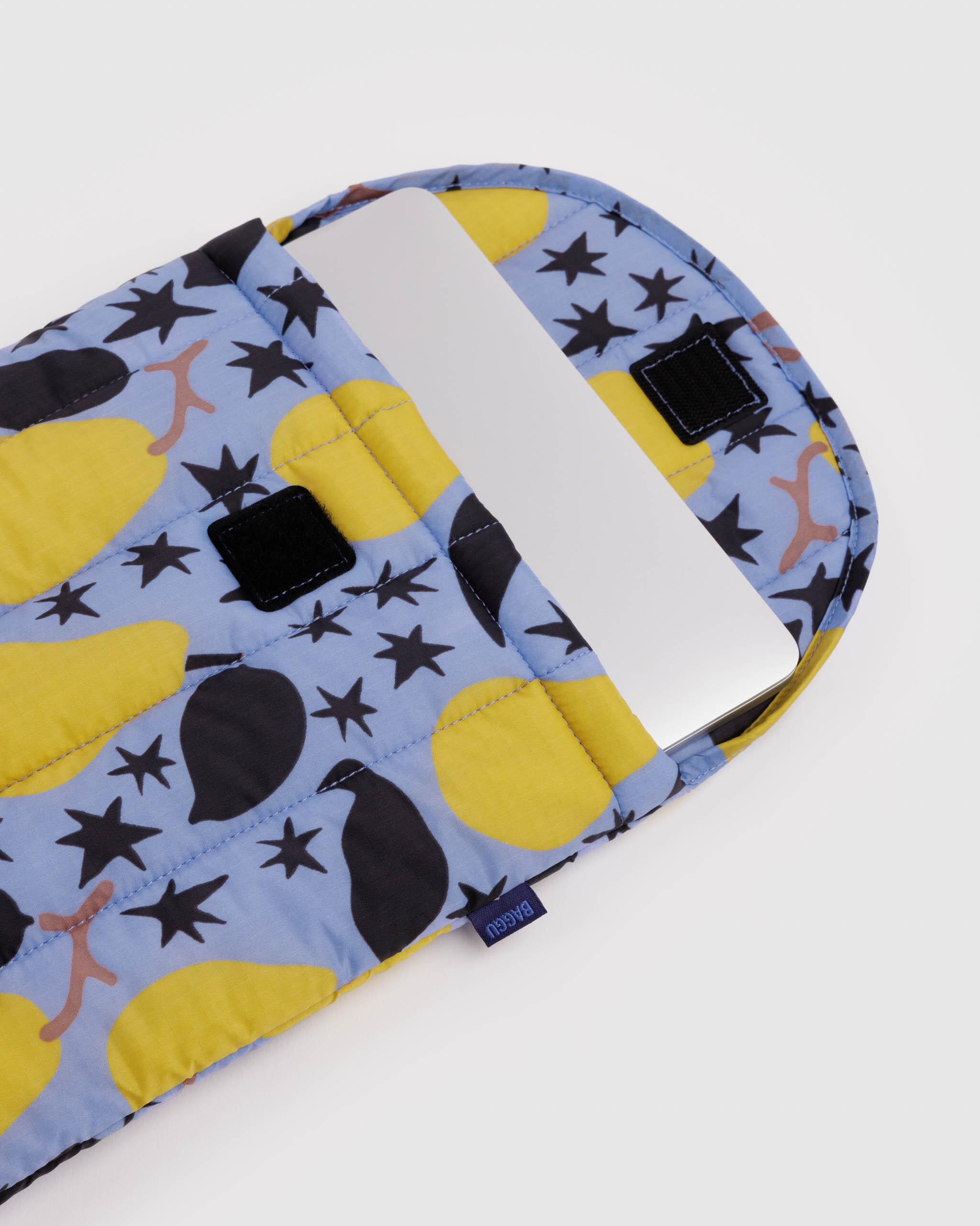 Puffy Laptop Sleeve 13"/14" - Golden Pears｜BAGGU