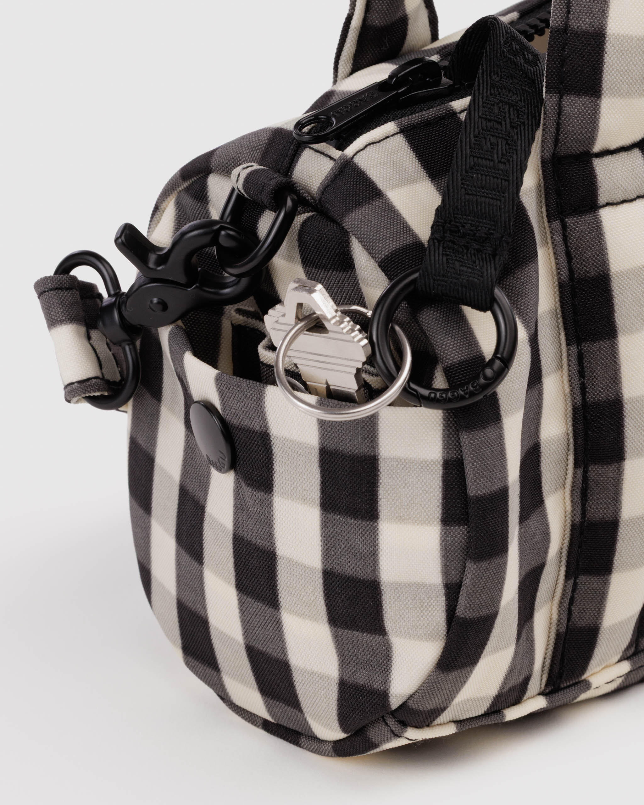 Small Nylon Duffle Bag - Black and Cream Gingham｜BAGGU