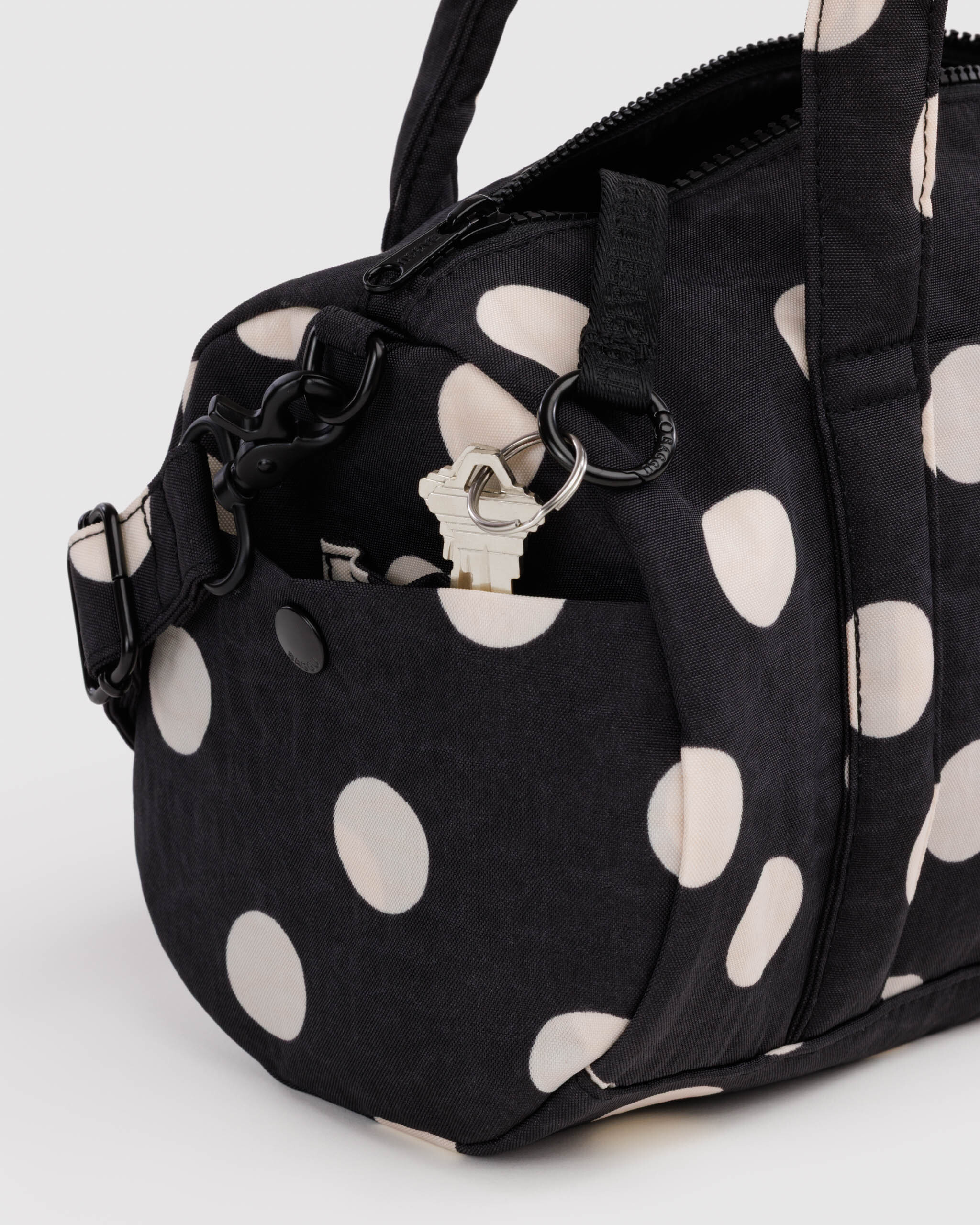 Nylon Duffle Bag - Black and Cream Polka Dot｜BAGGU