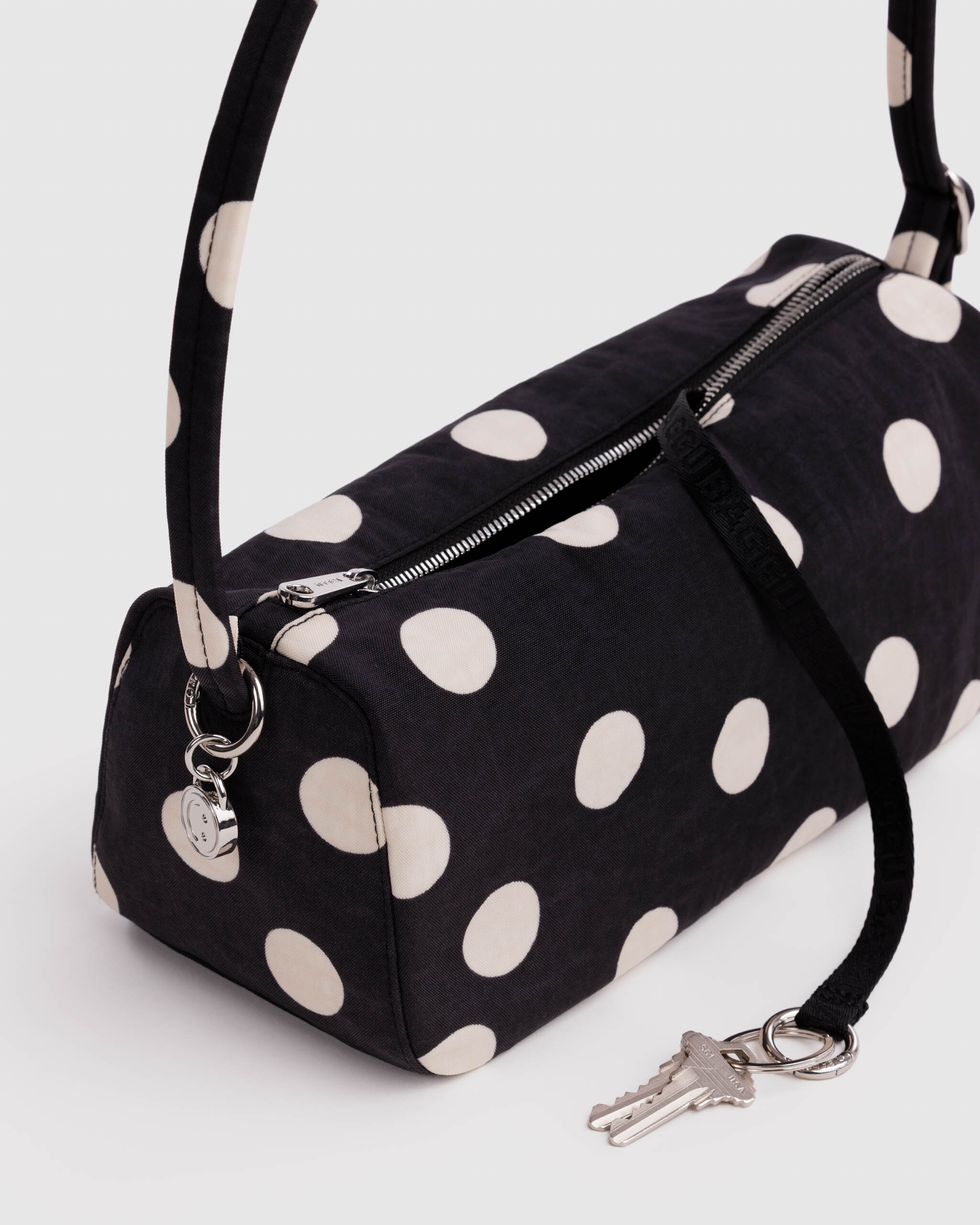 Nylon Loaf Bag - Black and Cream Polka Dot｜BAGGU