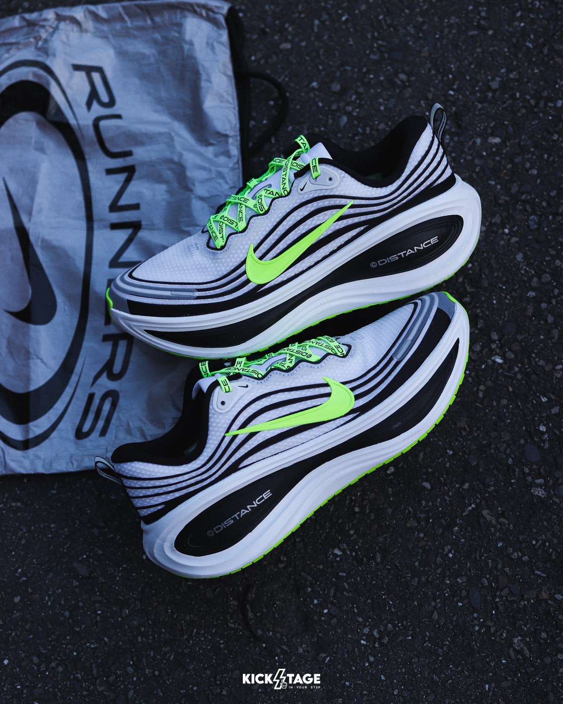 男鞋 NIKE VOMERO PLUS X DISTANCE 白黑綠 氣墊 緩震 網布 透氣 休閒 跑步 運動鞋【IQ7318-100】