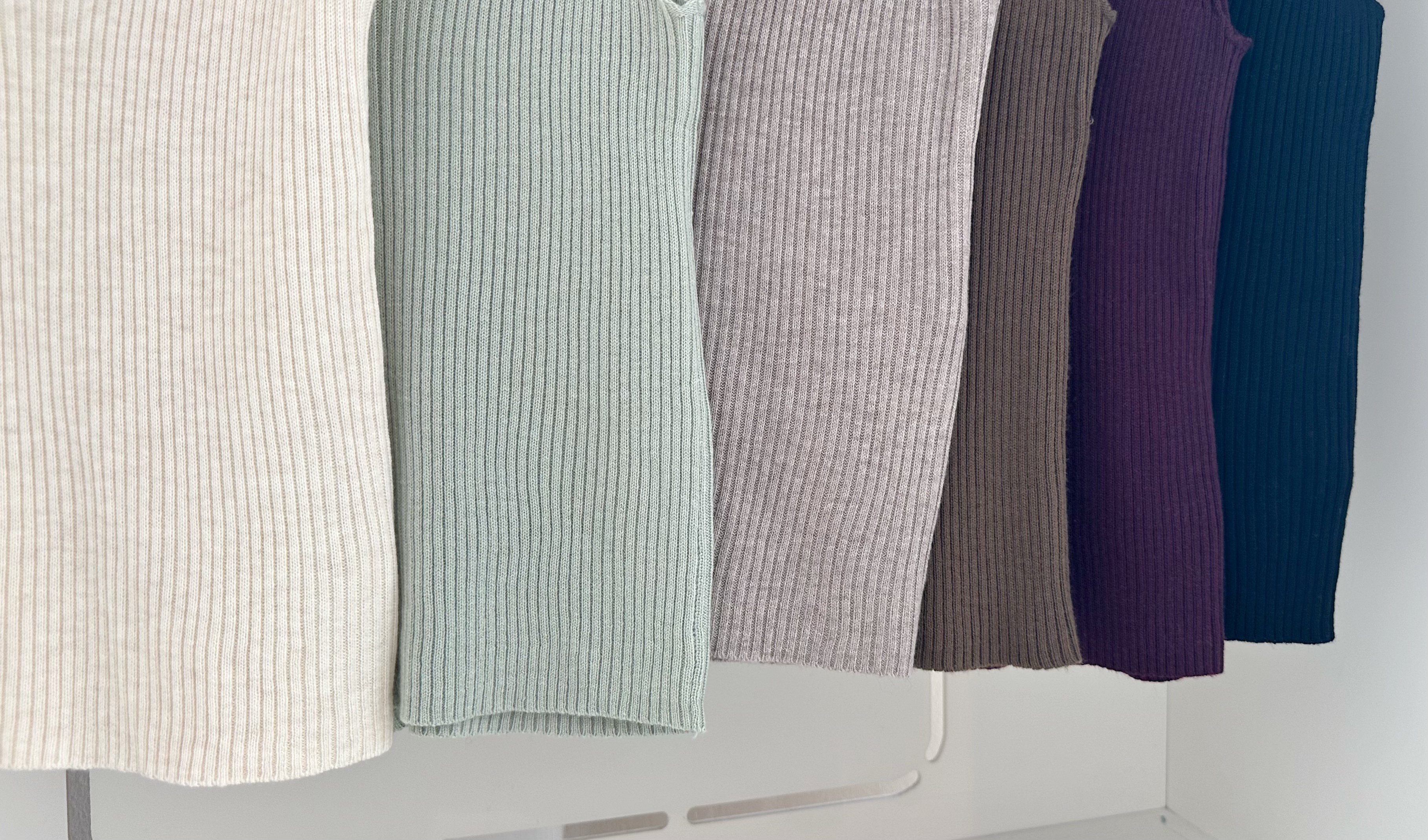 STRAP V NECK KNIT CAMISOLE