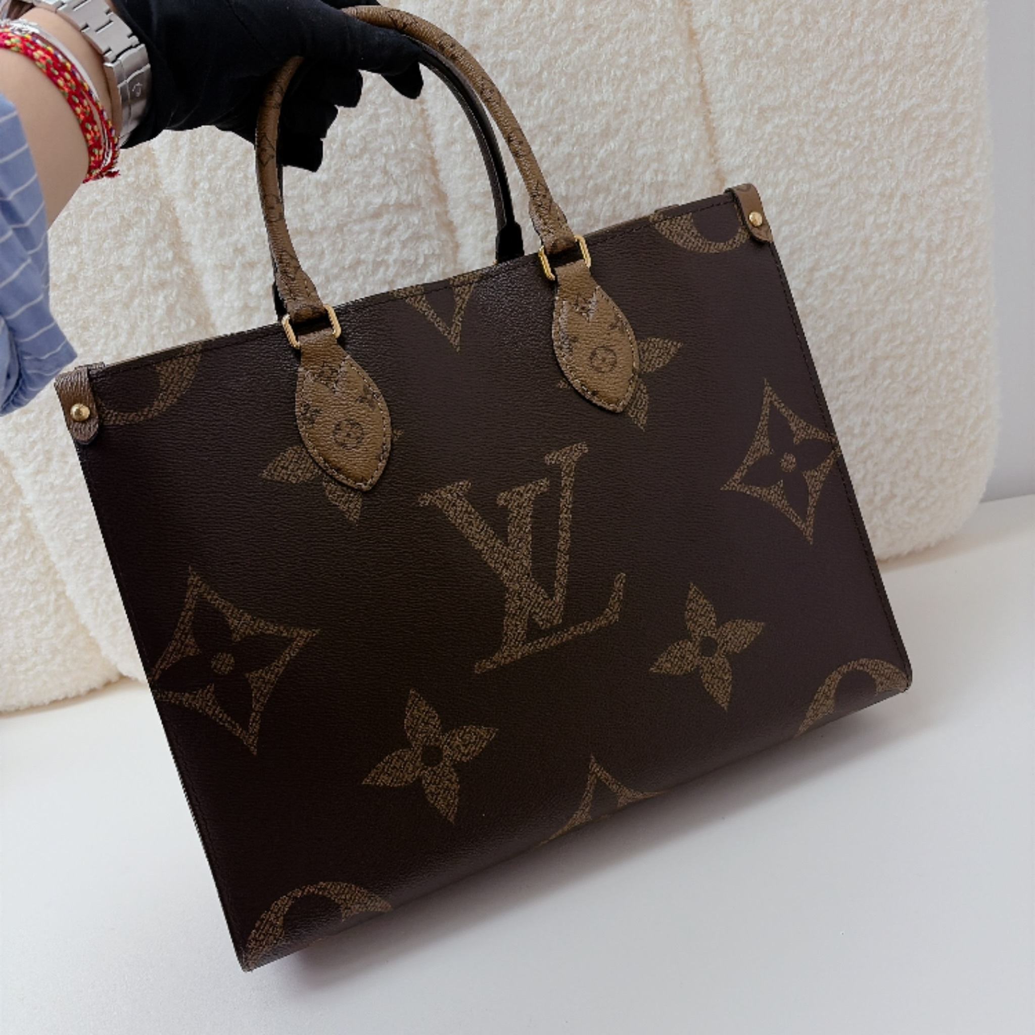 Louis Vuitton OnTheGo - Monogram / GHW