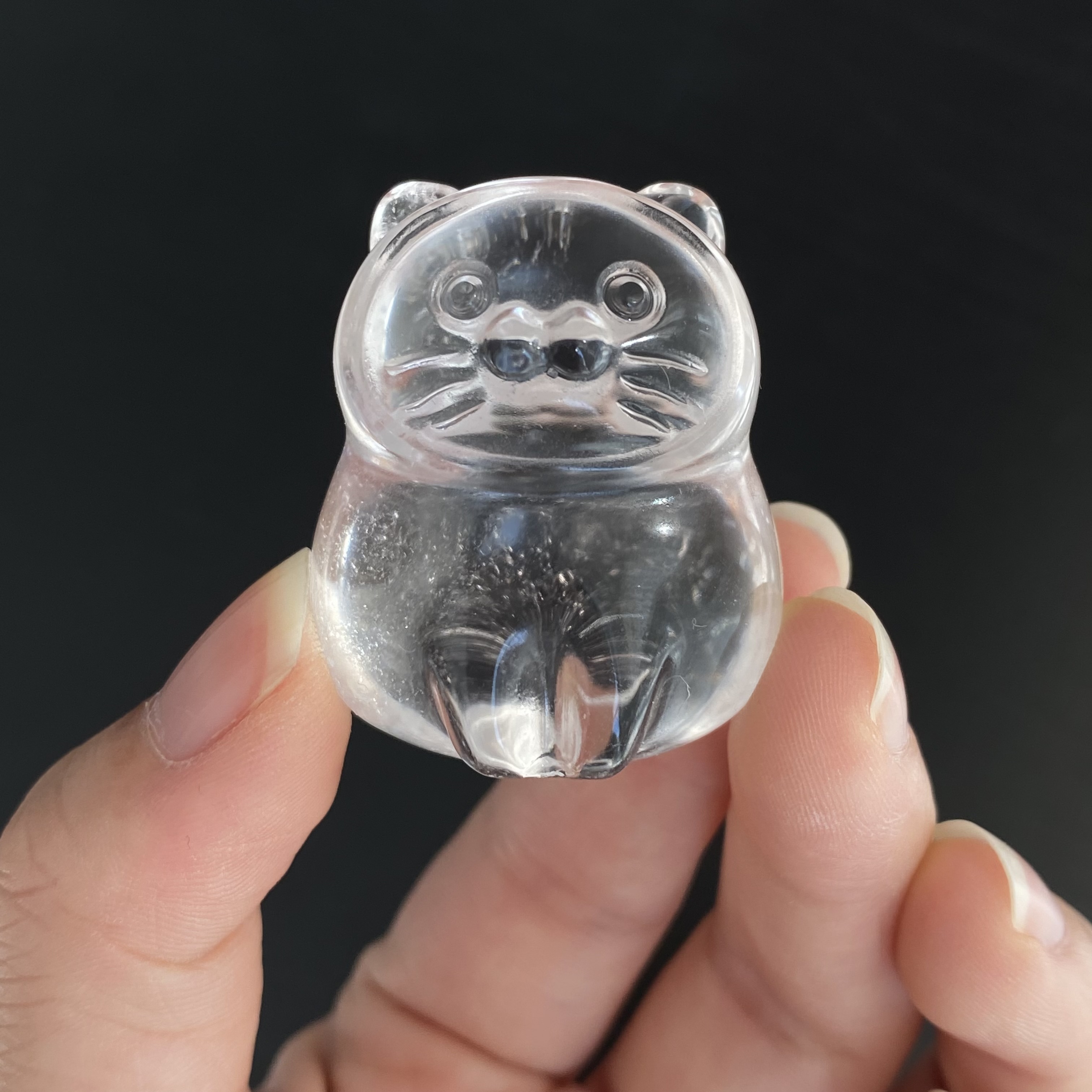 白水晶海豹貓雕刻件