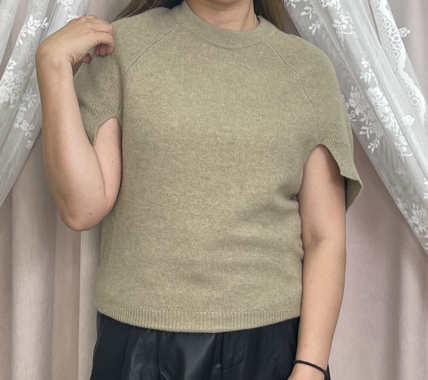 20261008 娜姐x老闆娘｜專櫃出口私藏隱奢衣櫥 ✨10%羊絨圓領斗篷式短袖針織衫Beige（FreeSize）