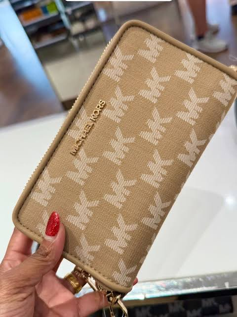 【預購】Michael Kors N100741 老花腕帶手拿包
