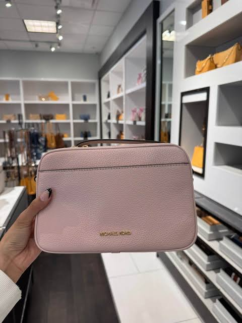 【預購】Michael Kors N100739 大號皮革斜挎包