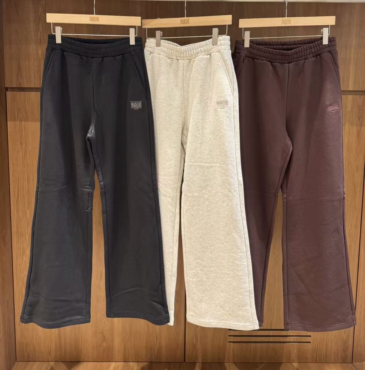 香港$770!!連線入code再減😱!! MARITHE FRANCOIS GIRBAUD (MFG)｜MFG46FSP103 W CLASSIC LOGO SWEAT PANTS [3 colors] M393
