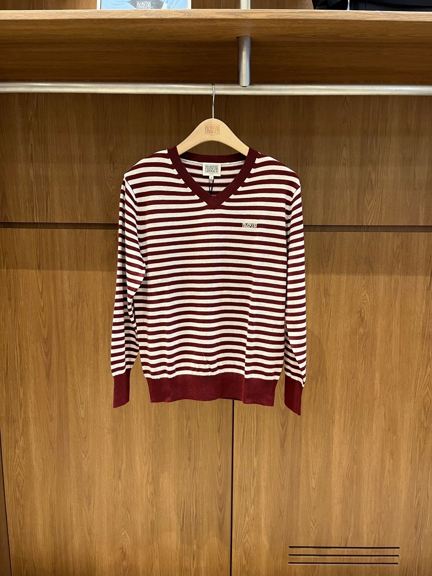 香港$930!!連線入code再減😱!! MARITHE FRANCOIS GIRBAUD (MFG)｜MFG46FKN103 W MICRO CLASSIC LOGO V-NECK KNIT [3 colors]  M399
