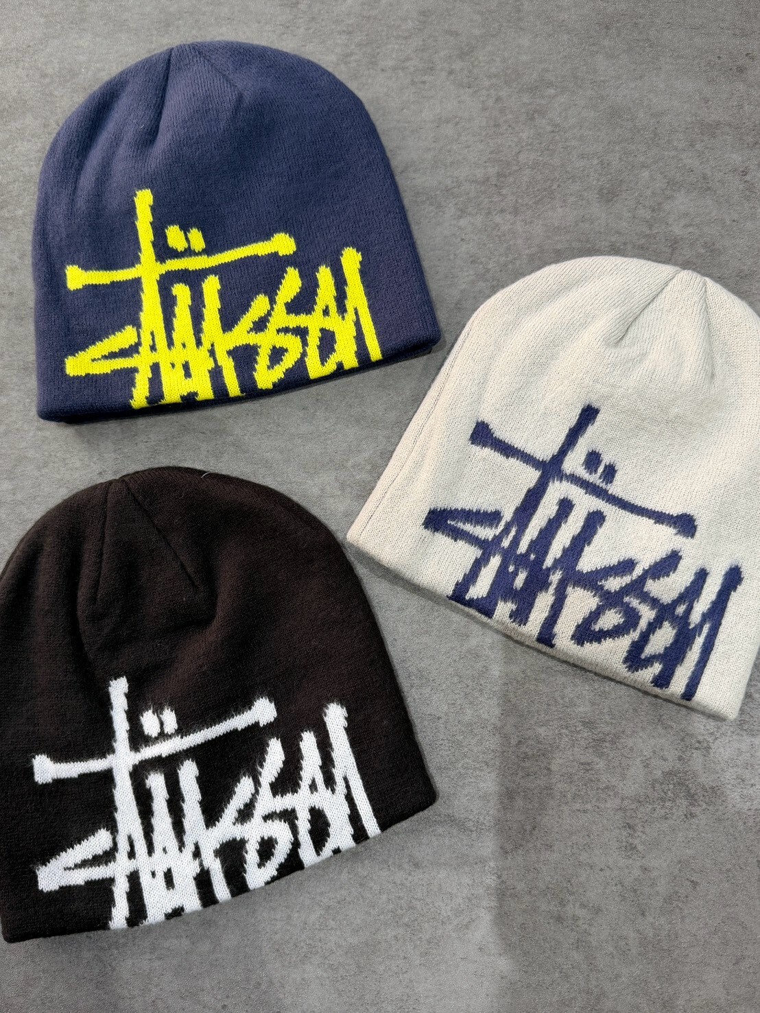 STUSSY BRUSHED OUT BASIC SKULLCAP