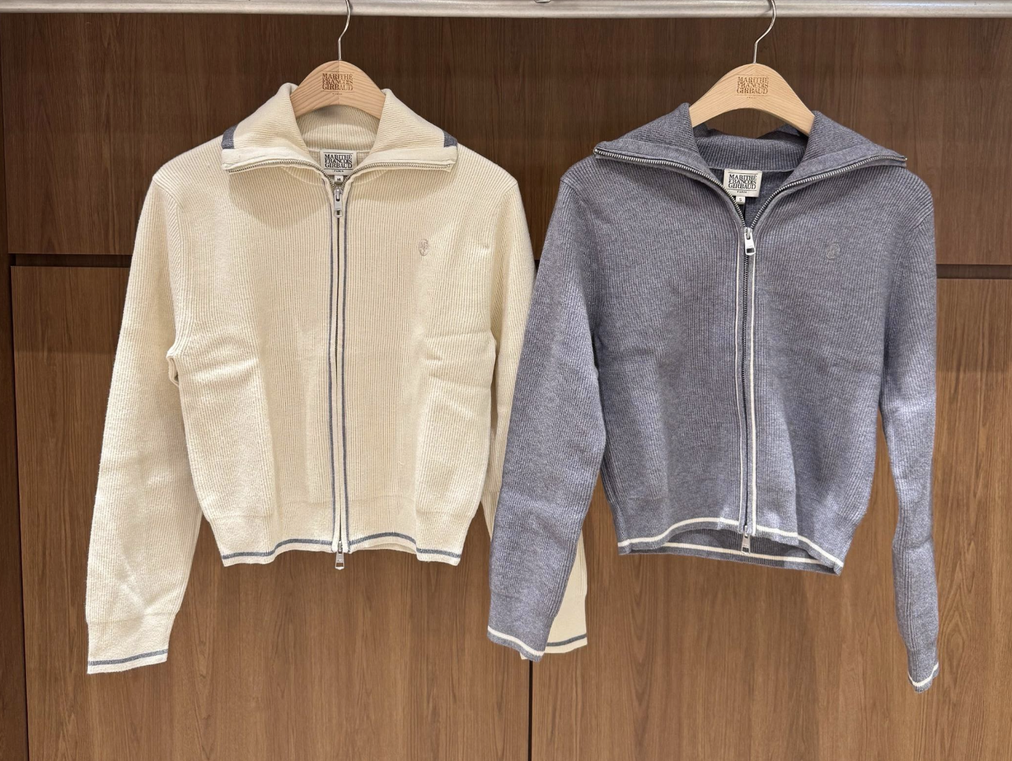 香港$1190!!連線入code再減😱!! MARITHE FRANCOIS GIRBAUD (MFG)｜MFG46FCD104 W BIG COLLAR CROP ZIP-UP CARDIGAN [2 colors] M436