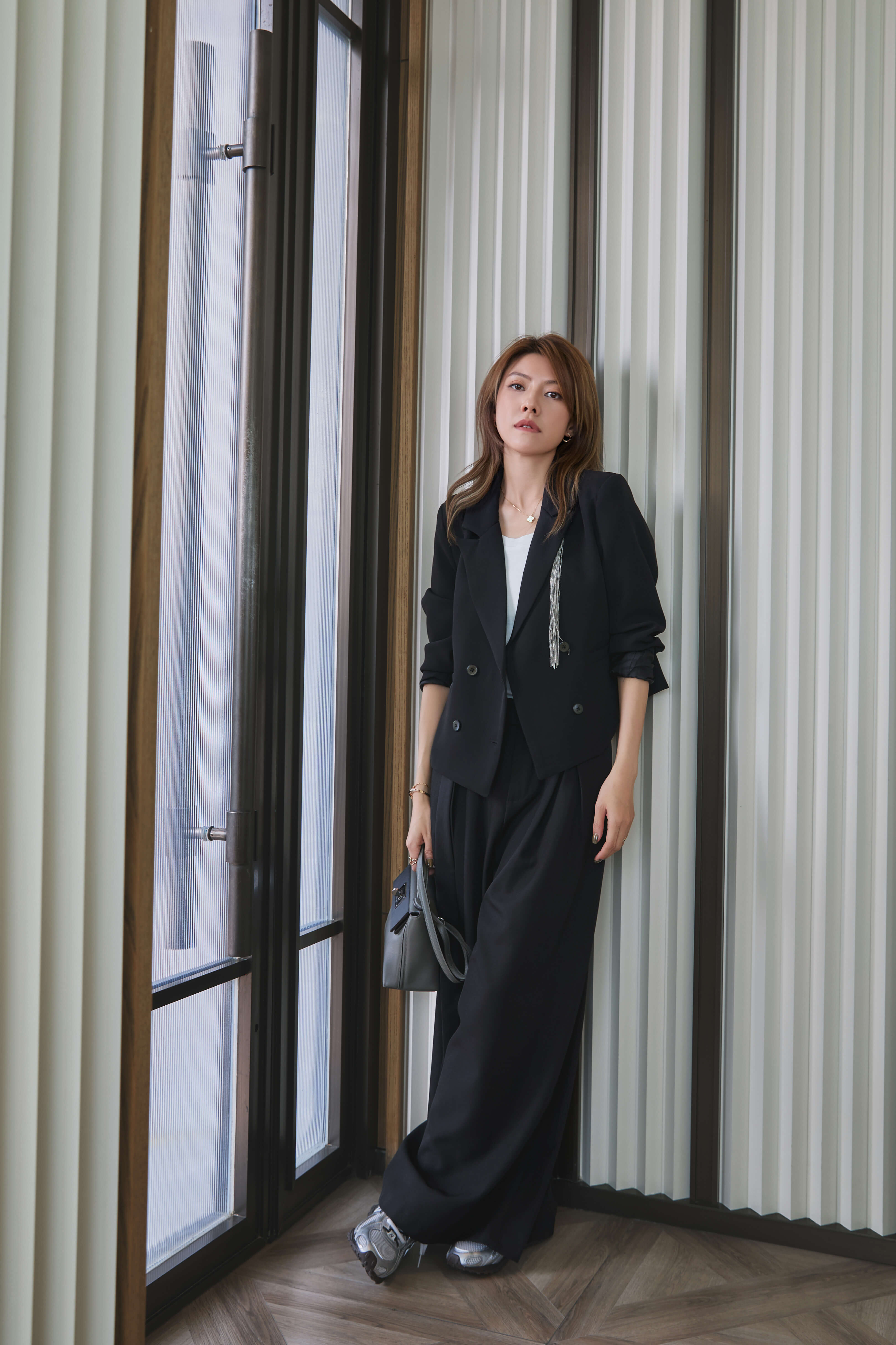 Side Belt Pleated Flare Pants_PT265L09