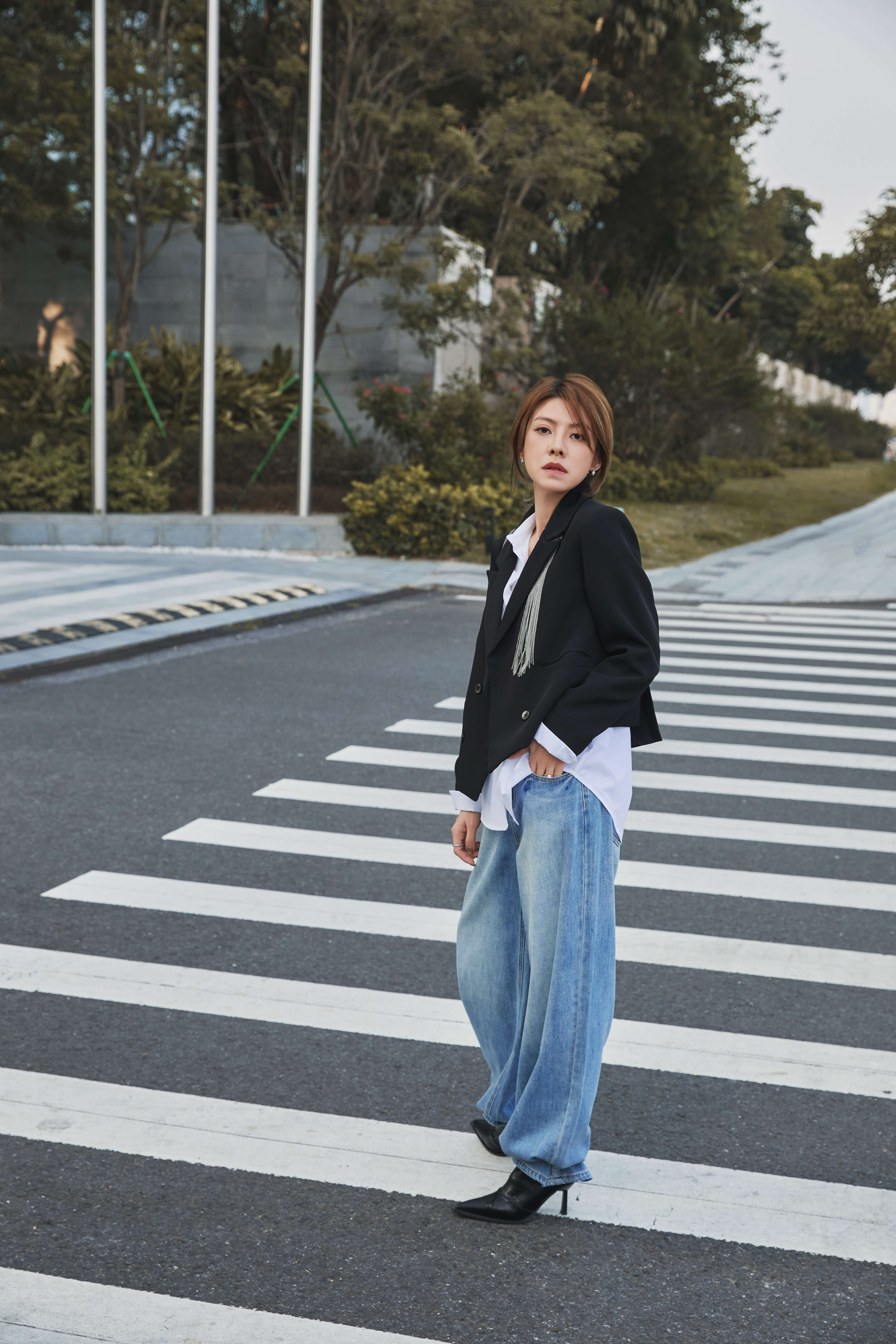 Mid-Rise Extra Long Wide Fit Jeans _JE261L21B