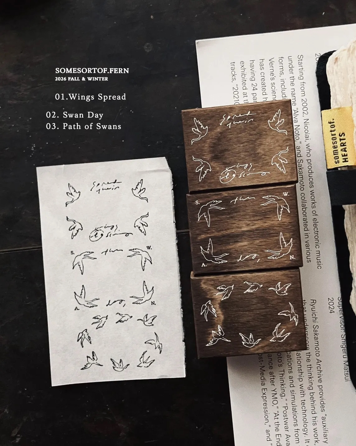 𝐒𝐰𝐚𝐧𝐬 𝐢𝐧 𝐭𝐡𝐞 𝐒𝐤𝐲 - 復古櫸木印章 6款｜台灣 羊君 somesortof.fern