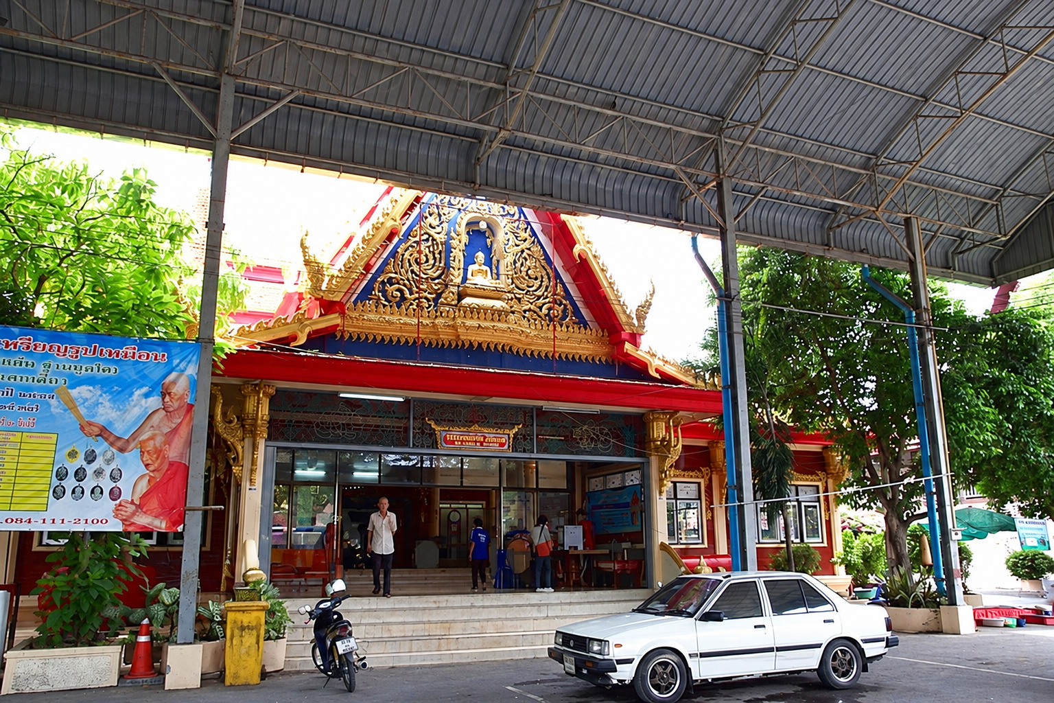 原商品頁寺院建築與前庭照片，已清除後加浮水印