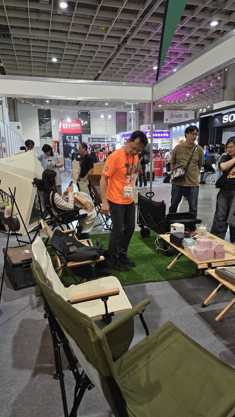 慢生活搖椅與快速三腳帳展示