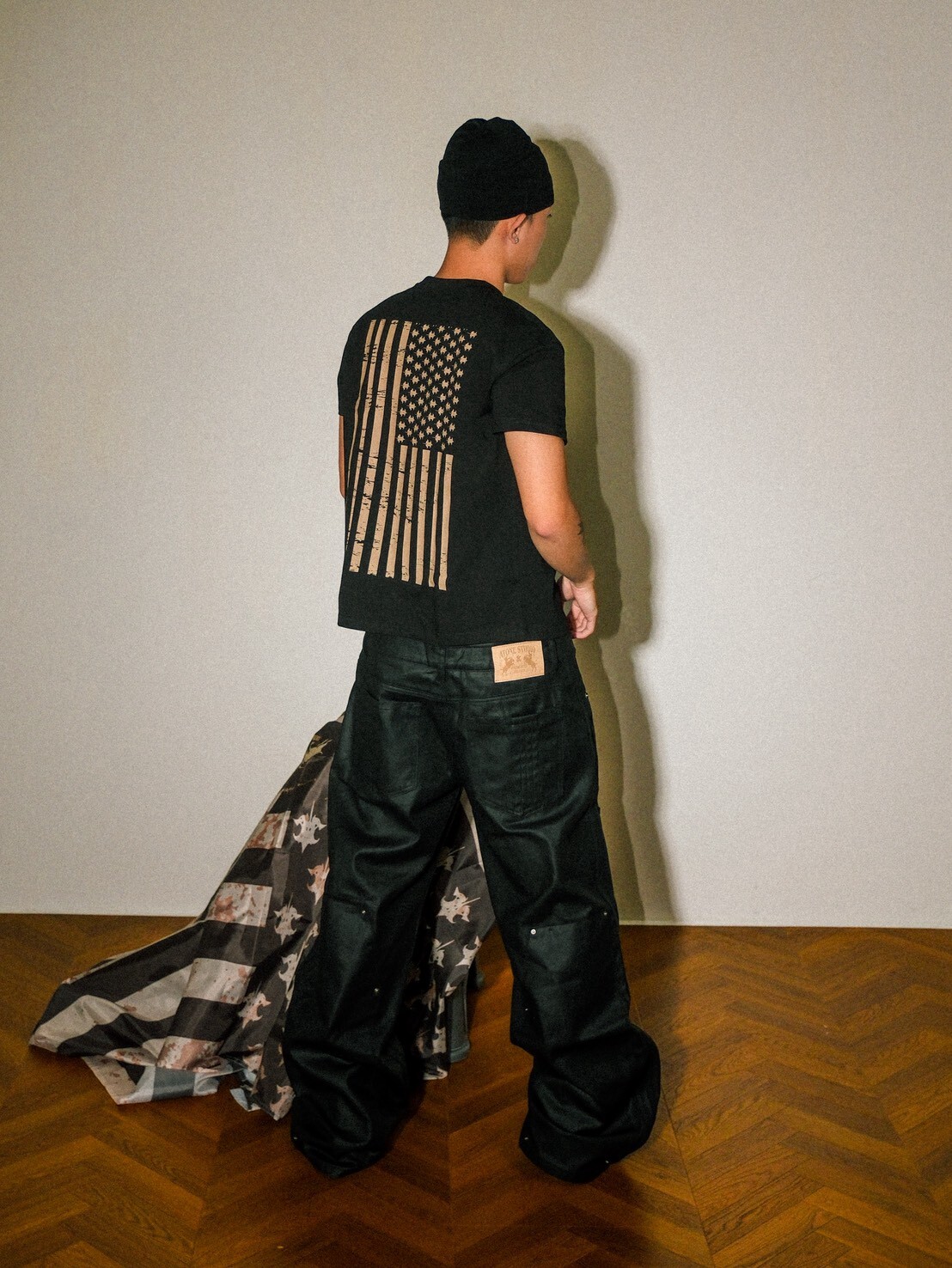 ATONE DISTRESSED FLAG TEE