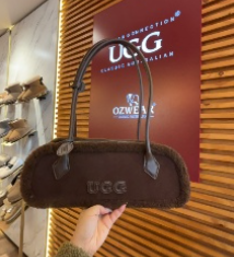 CA261007-G30-[澳洲直送]-澳洲Ozwear UGG SHEARLING TECKEL DUFFLE HANDLE BAG (OZB058)-Chocolate