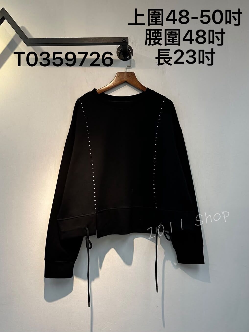 特色百搭明線綁繩TOP  上圍48-50吋 腰圍48吋 長23吋  T0359726