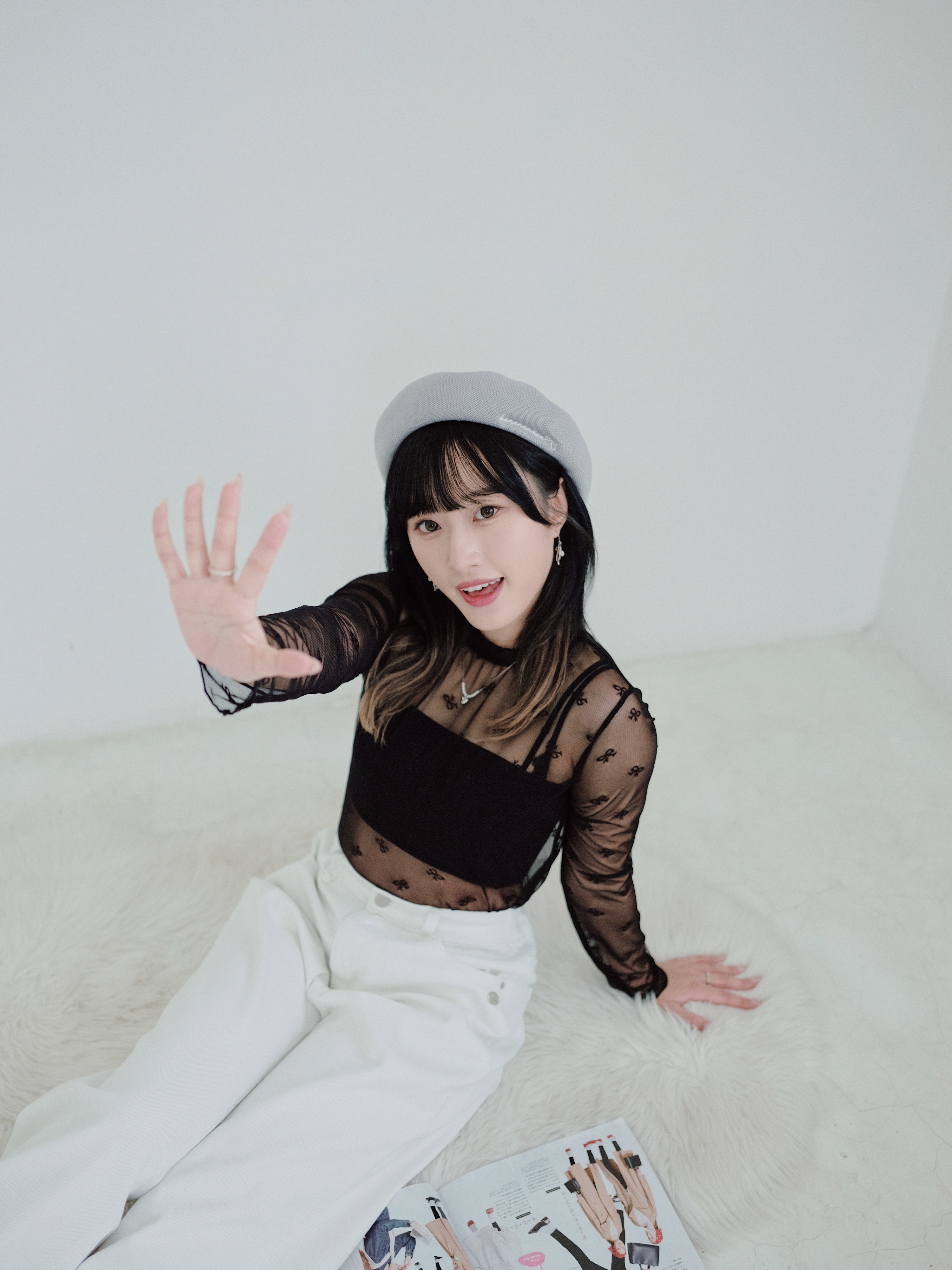兩色 / 網紗小蝴蝶結透膚長袖上衣 / Bow Pattern Sheer Mesh Frill Neck Top