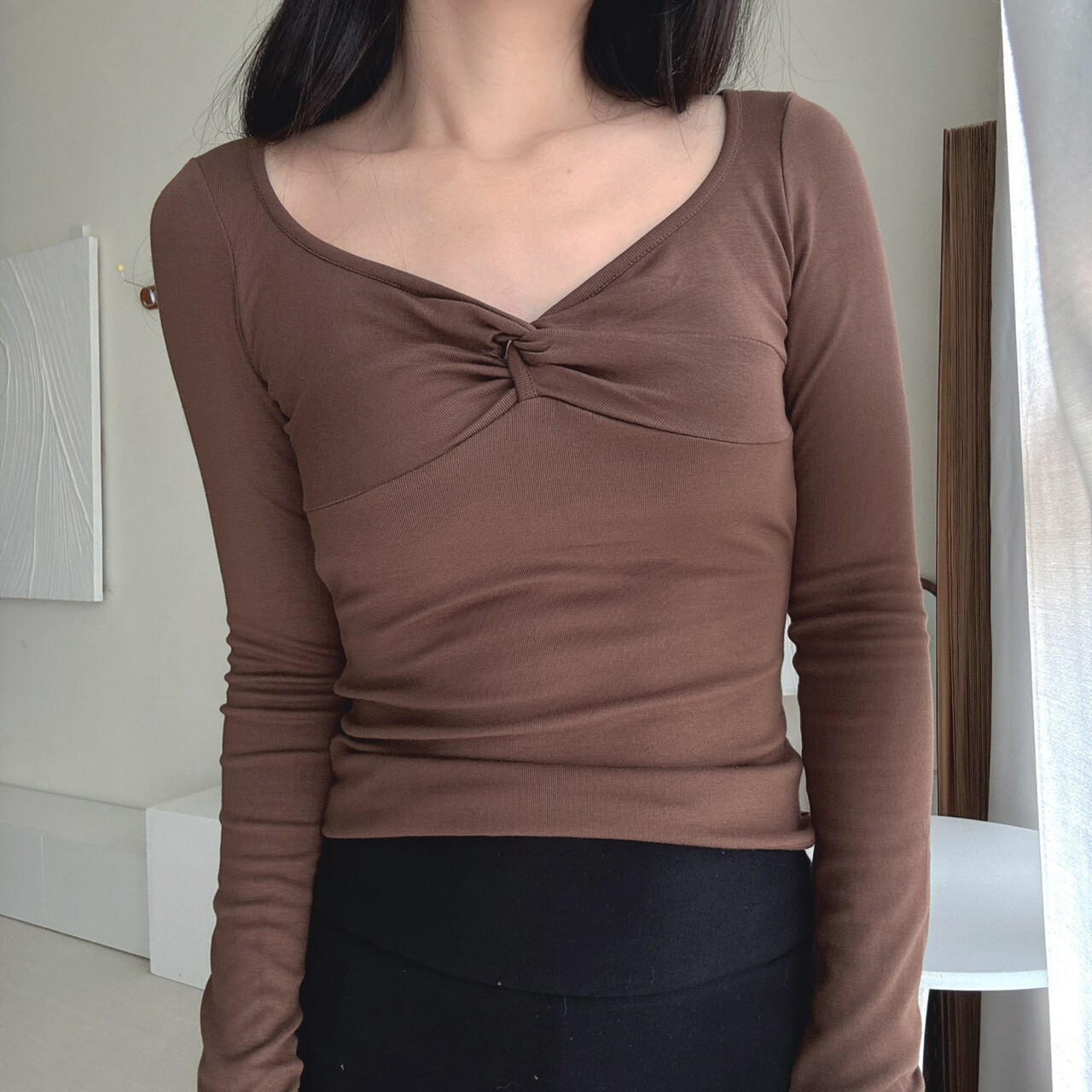 大圓領胸前扭結長袖bra T（預購）