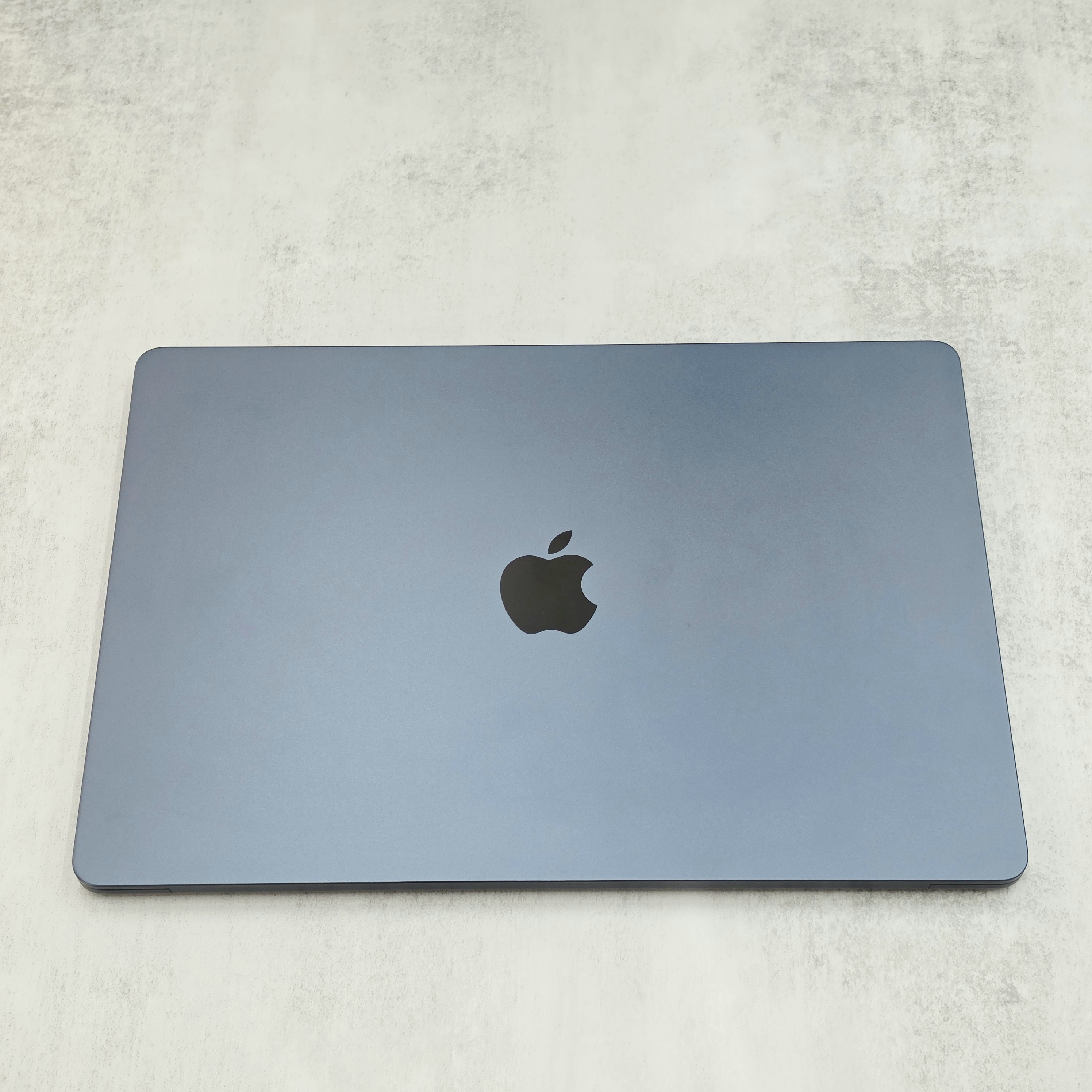 二手 Macbook｜Apple MacBook Air 15 吋 M3晶片 8GB RAM 256GB SSD 午夜色