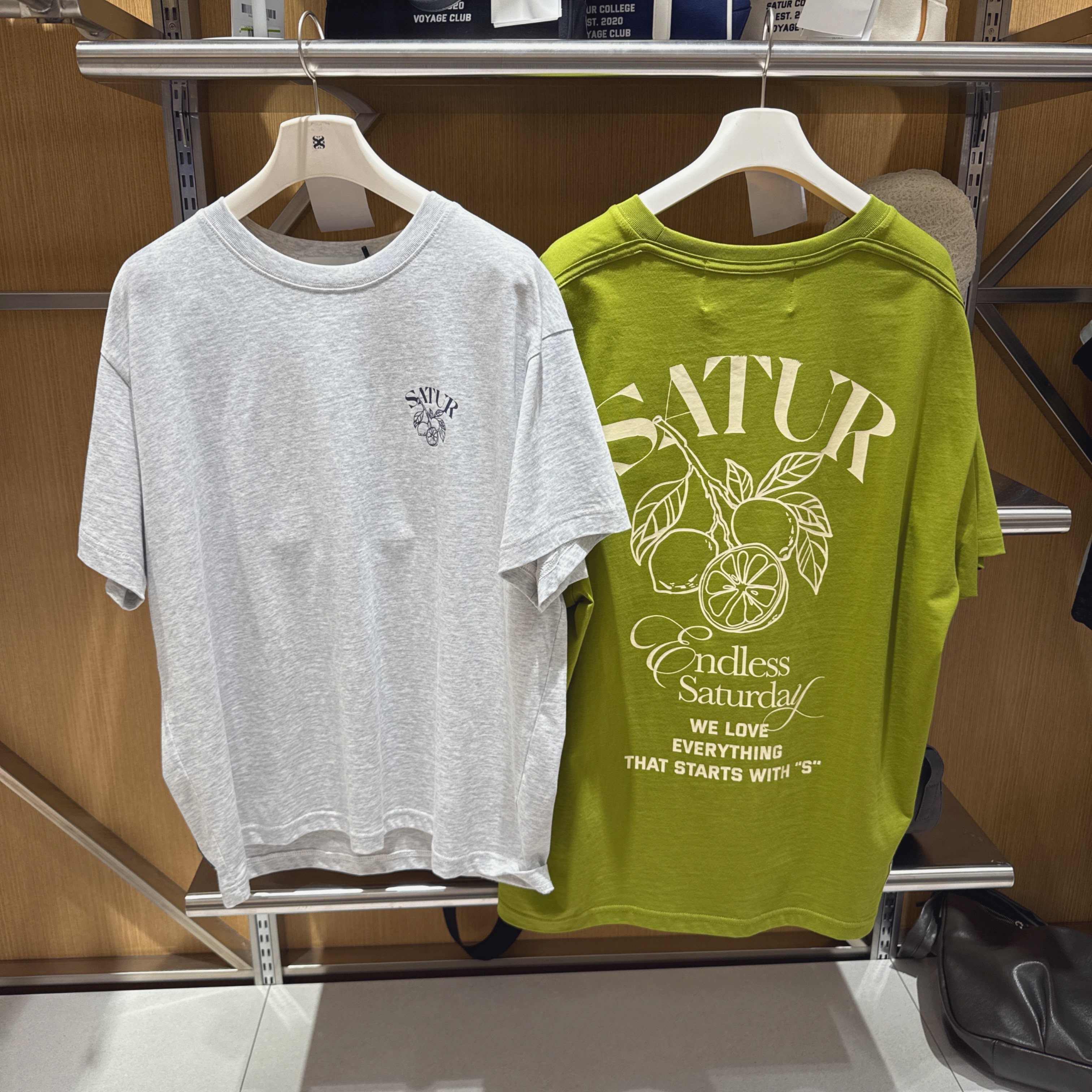 【29】SATUR W Citron Back Logo T-Shirt - 2色選擇