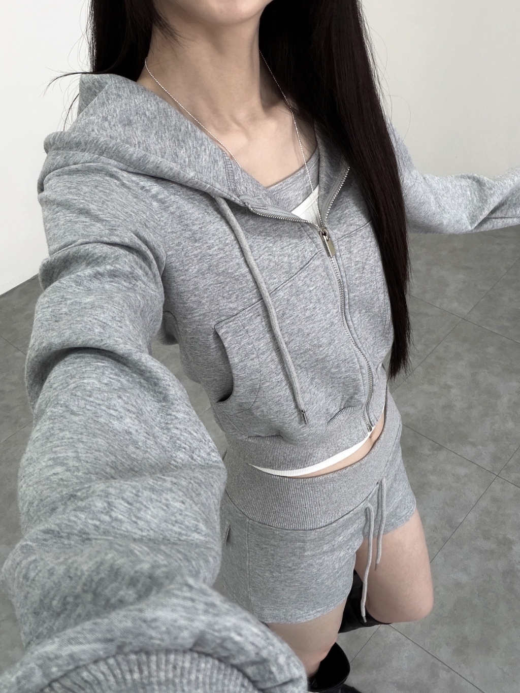 C0011-C32 慵懶風連帽拉鍊外套休閒短褲兩件套