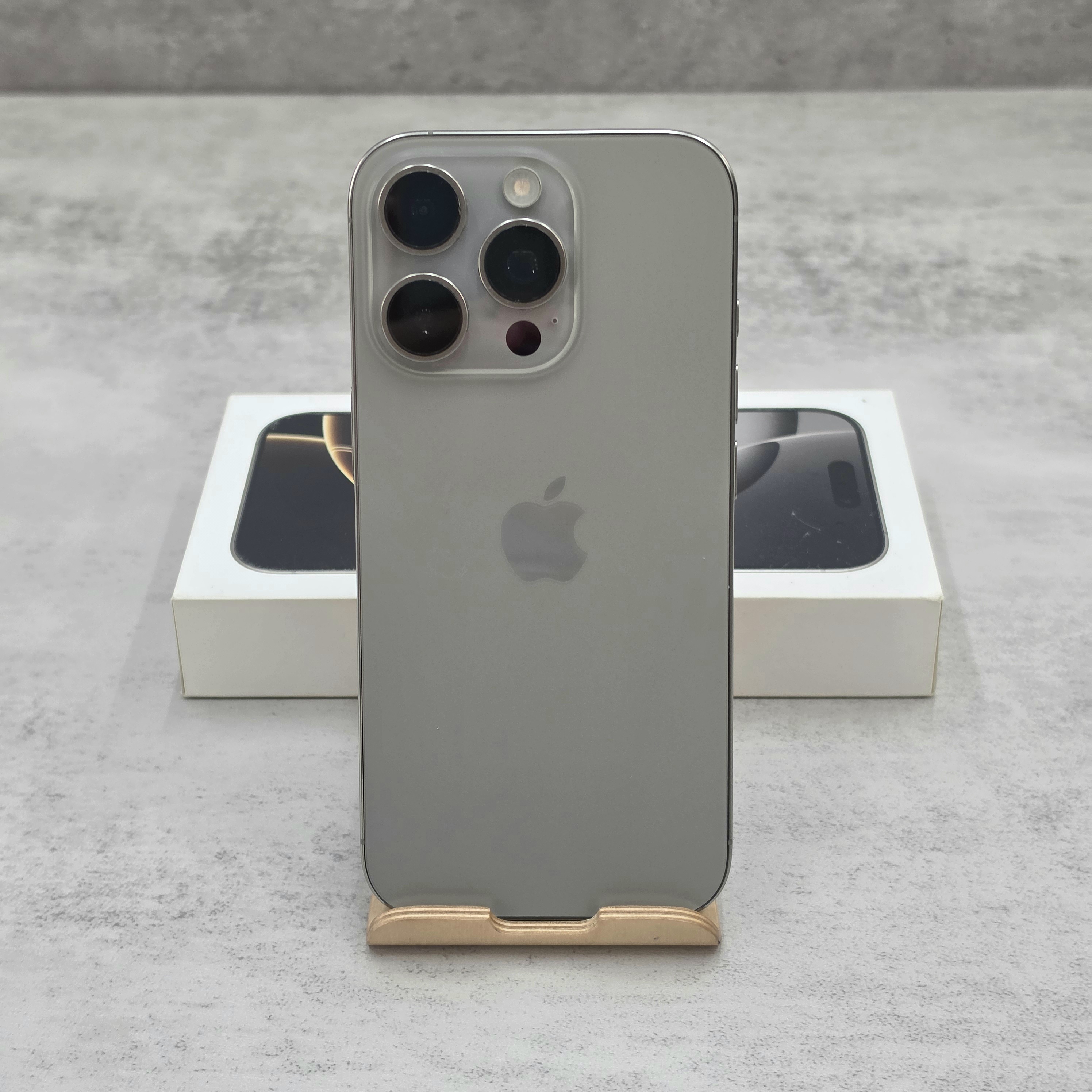 二手 iPhone｜iPhone 16 Pro 128G 原色鈦金屬