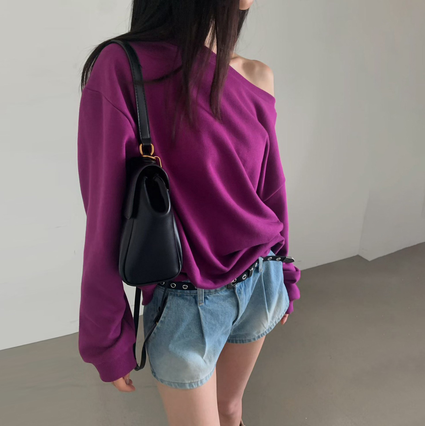 單邊露肩造型寬鬆感衛衣大學TEE / 3色