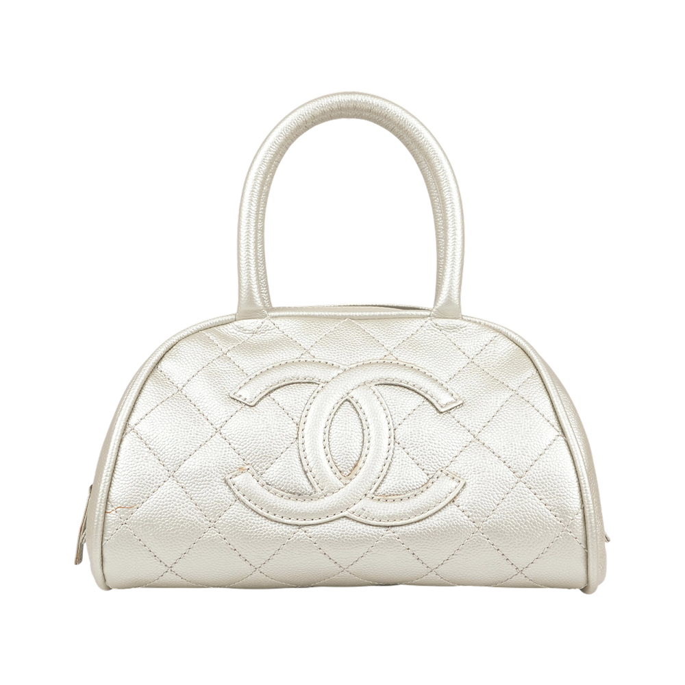 【CHANEL】縫線Logo 粒紋牛皮手提保齡球包(珠光銀)