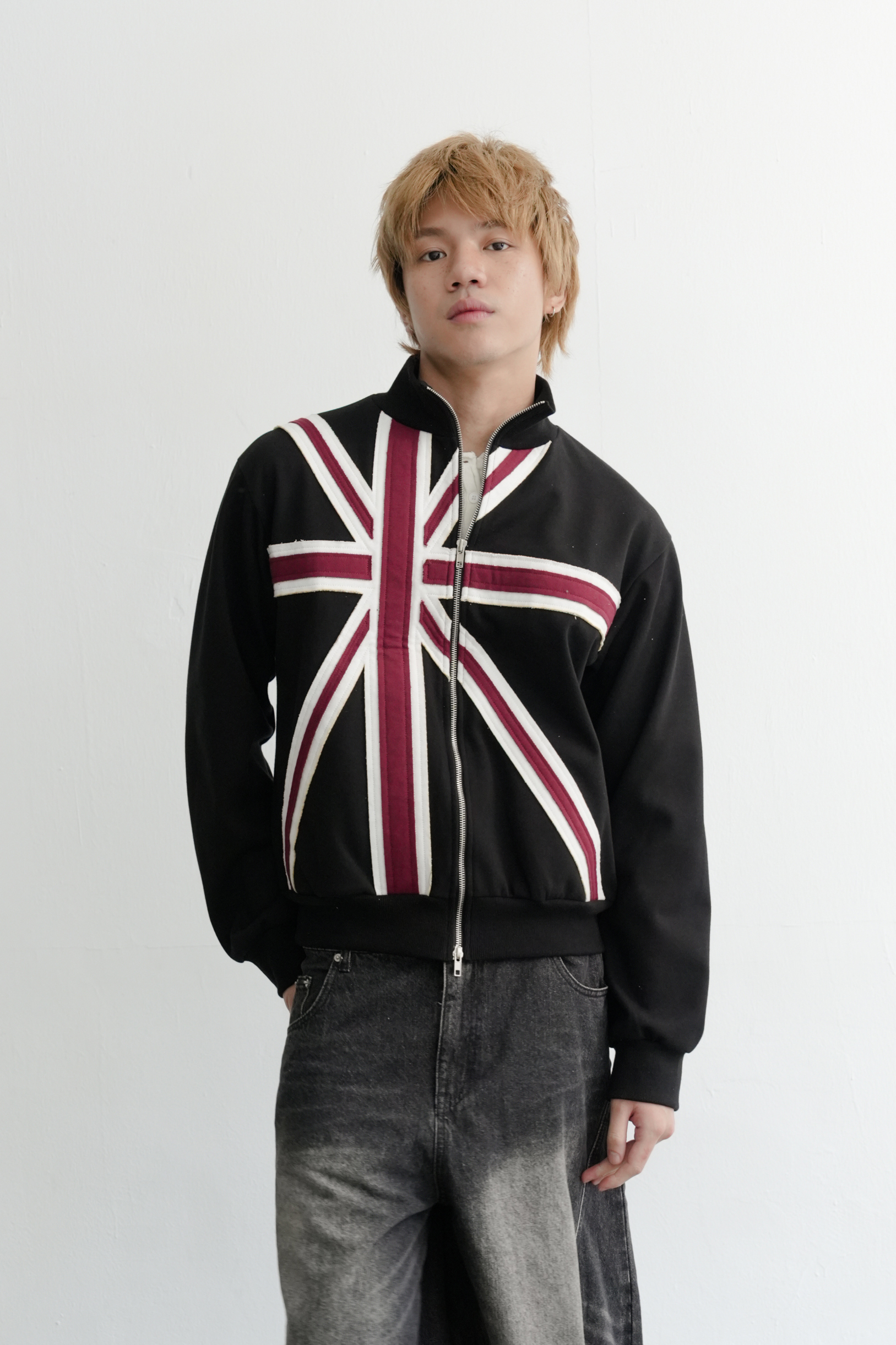 bay union embroidered zip up #外套