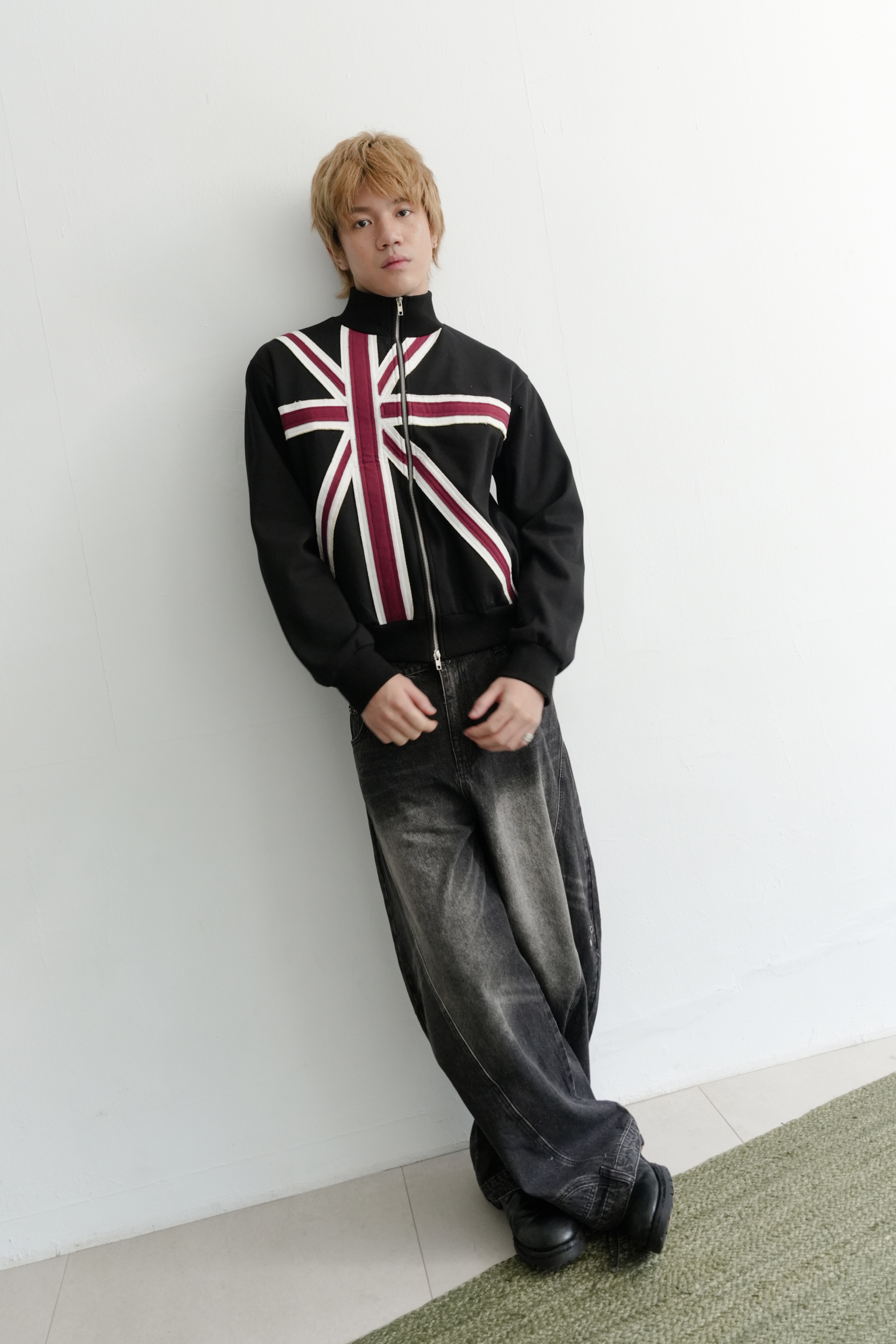 bay union embroidered zip up #外套