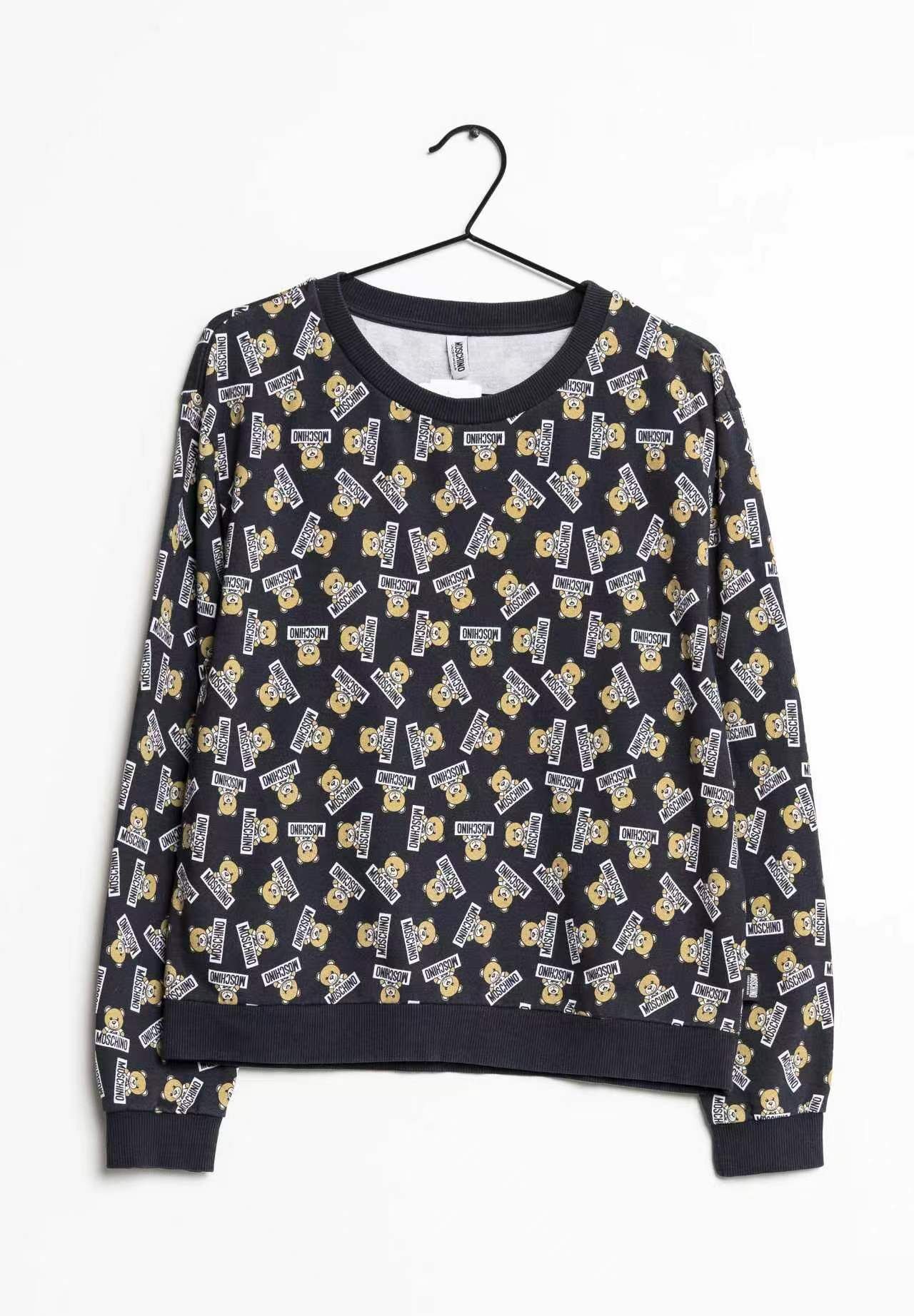 【預購】S100806 Moschino 滿版泰迪熊圓領衛衣（黑色）