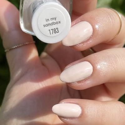 ESSIE 指甲油 -in my sandbox- 1783