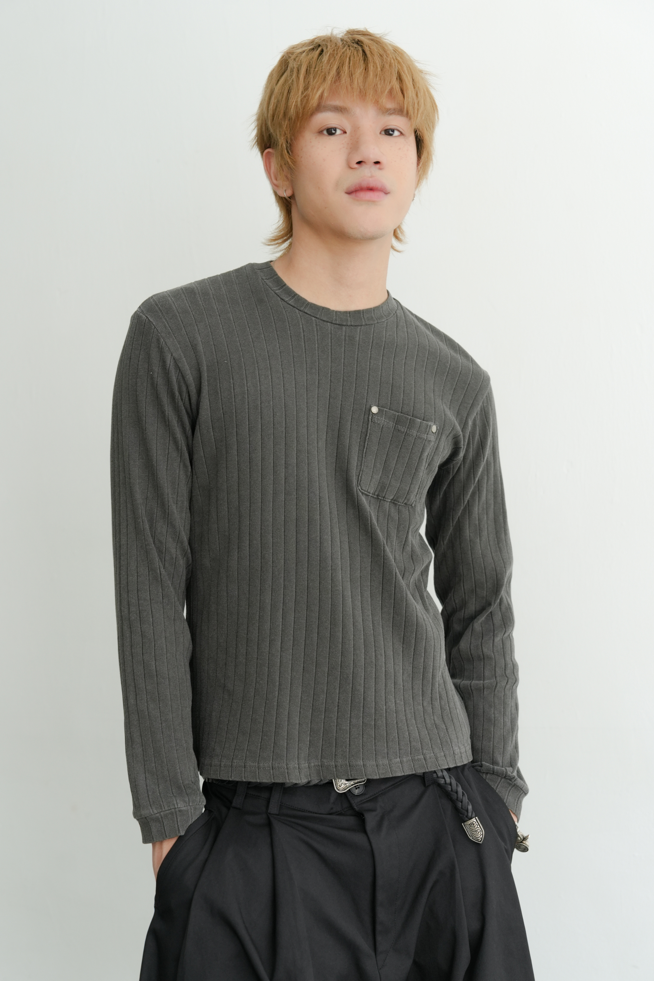 pigment ribbed pocket tee #上衣
