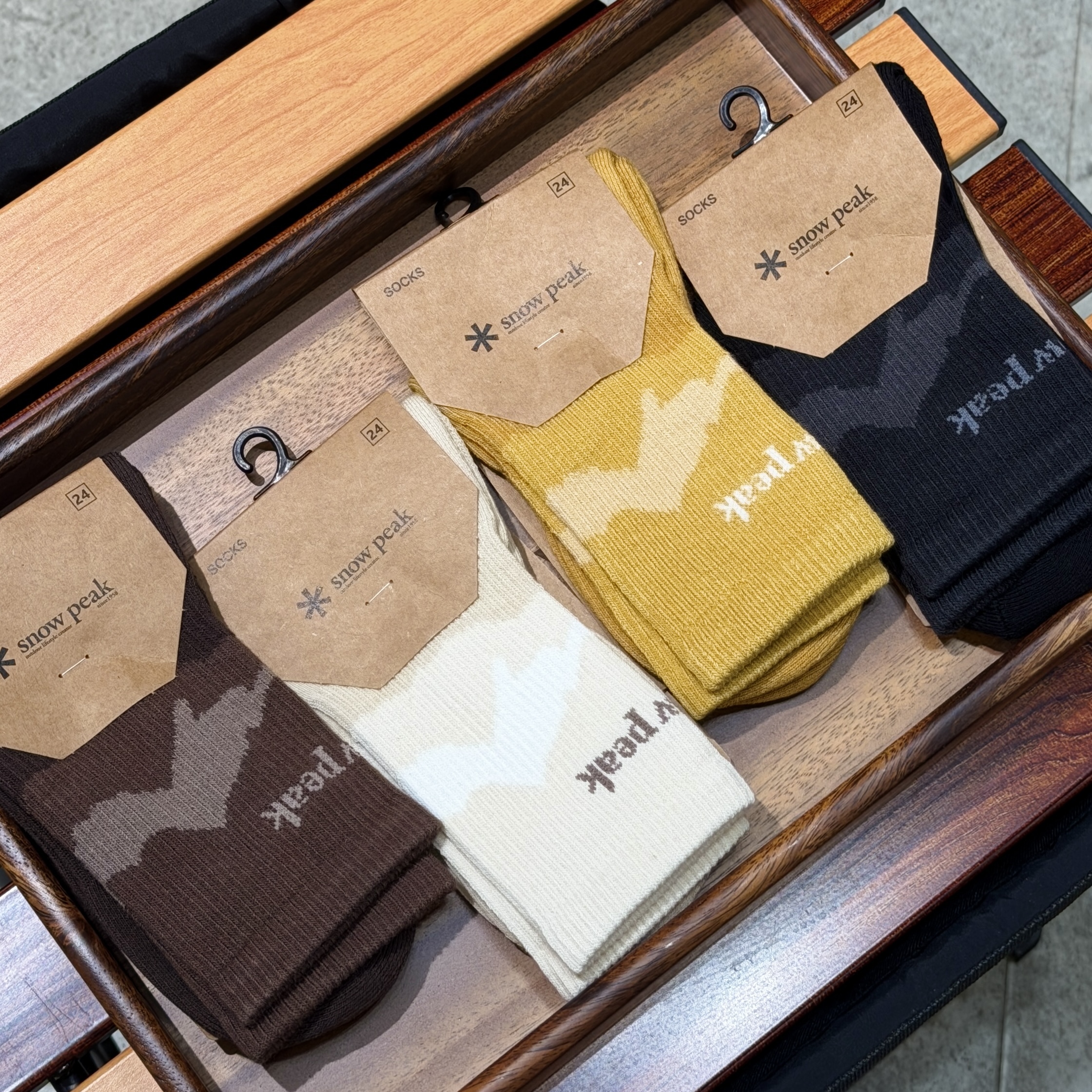 snow peak Natural Pattern Crew Socks 漸層山脈 中筒襪 襪子 S26FUFSO32