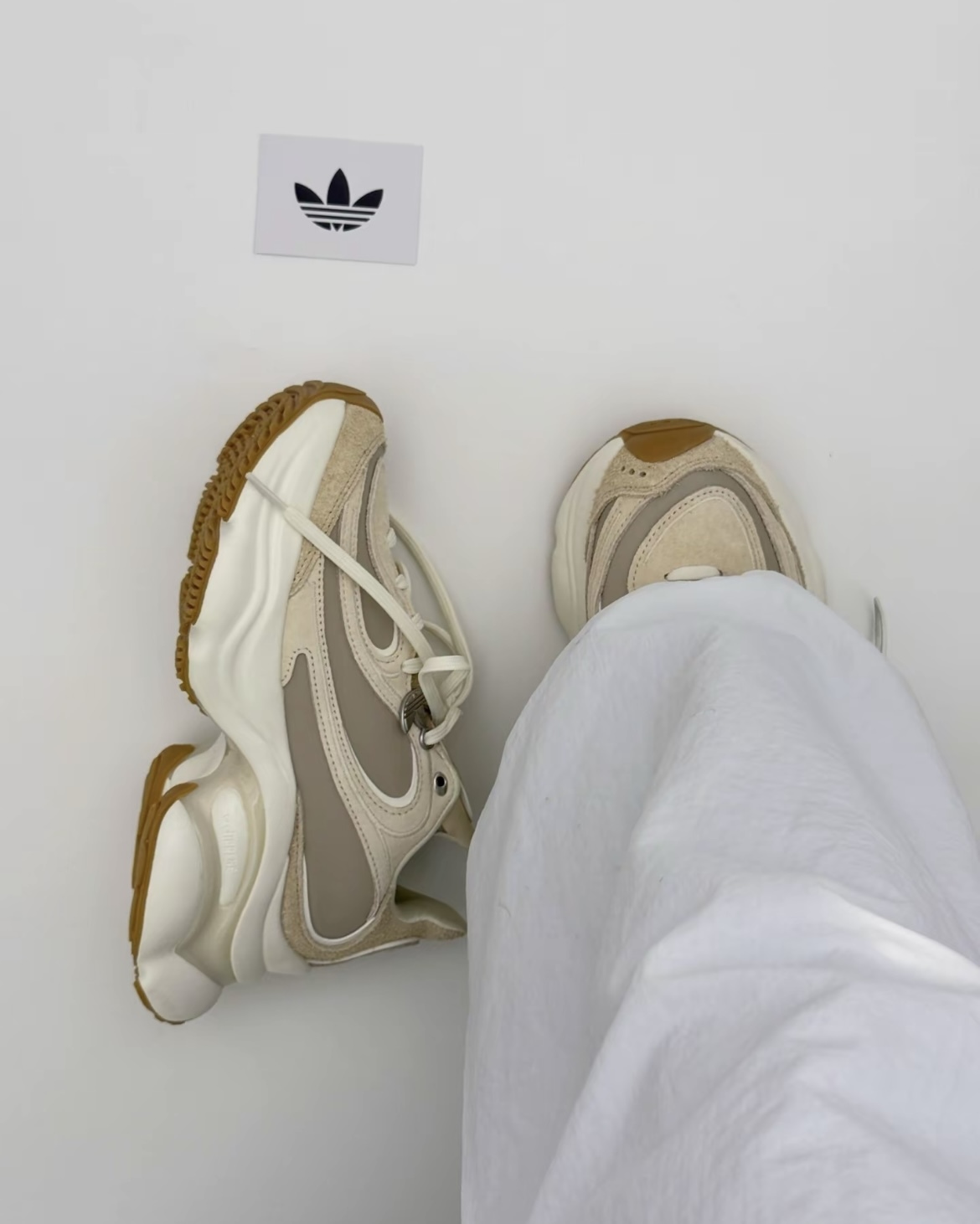 (預訂) Adidas Ozvenuz 奶茶色