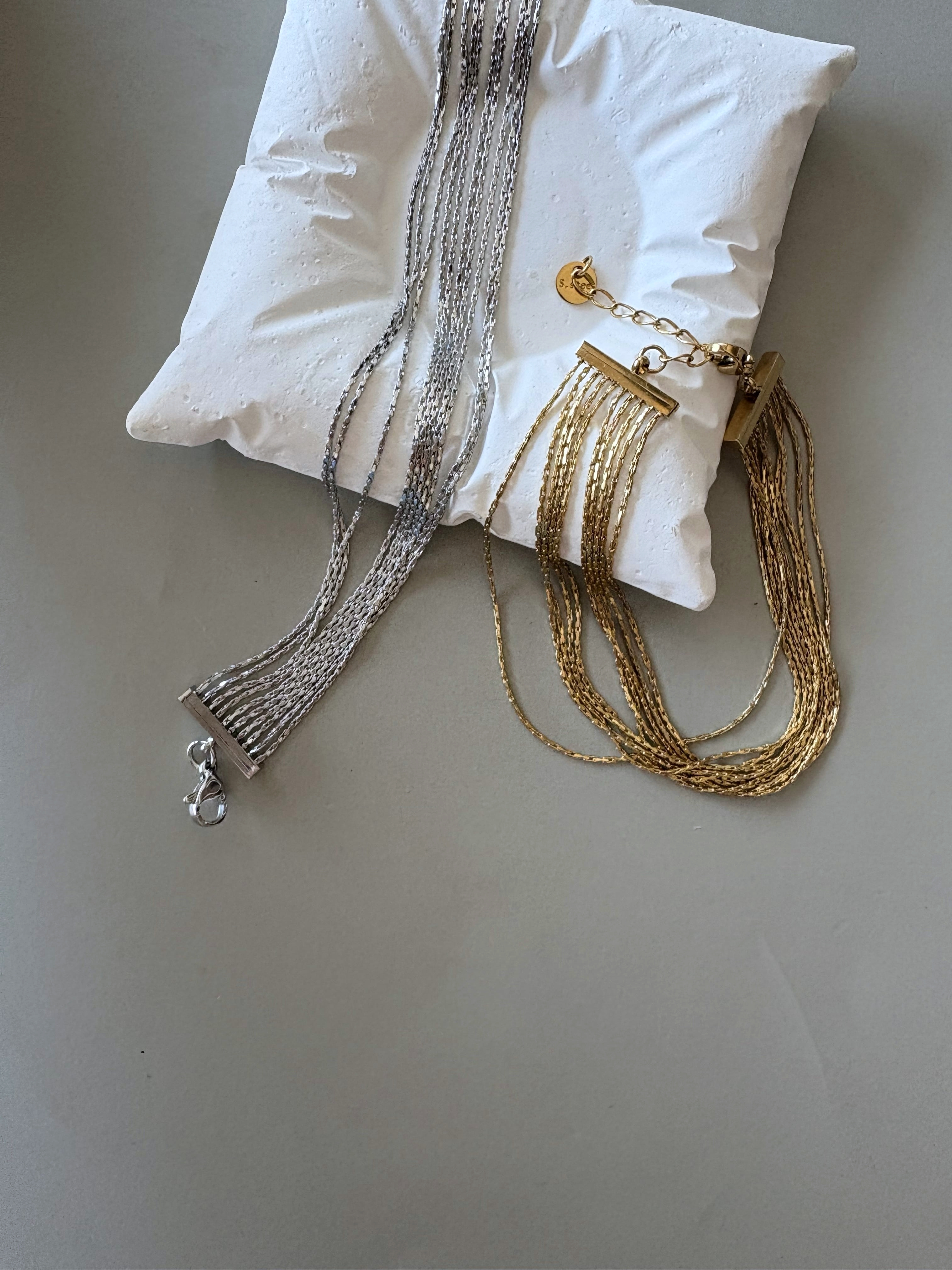 glamorous chain bracelet